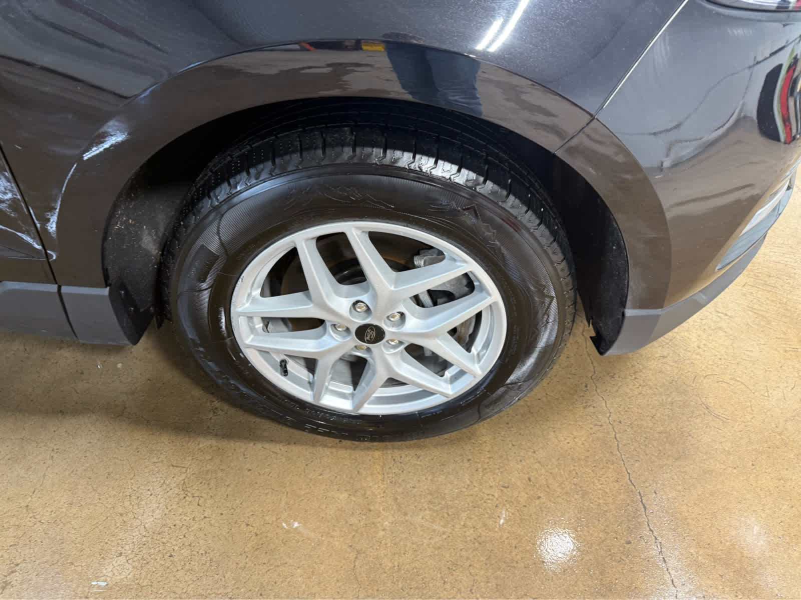 2023 Ford Edge SEL - Agate Black Metallic exterior view 4