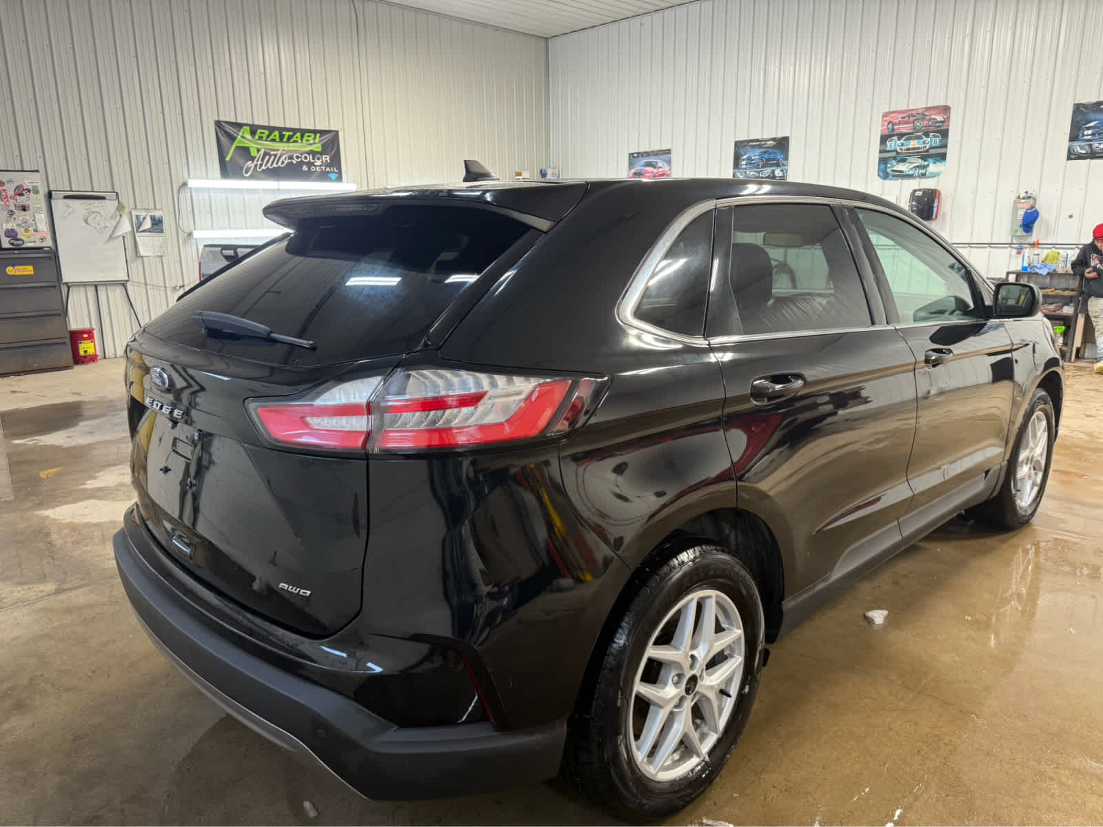 2023 Ford Edge SEL - Agate Black Metallic exterior view 5