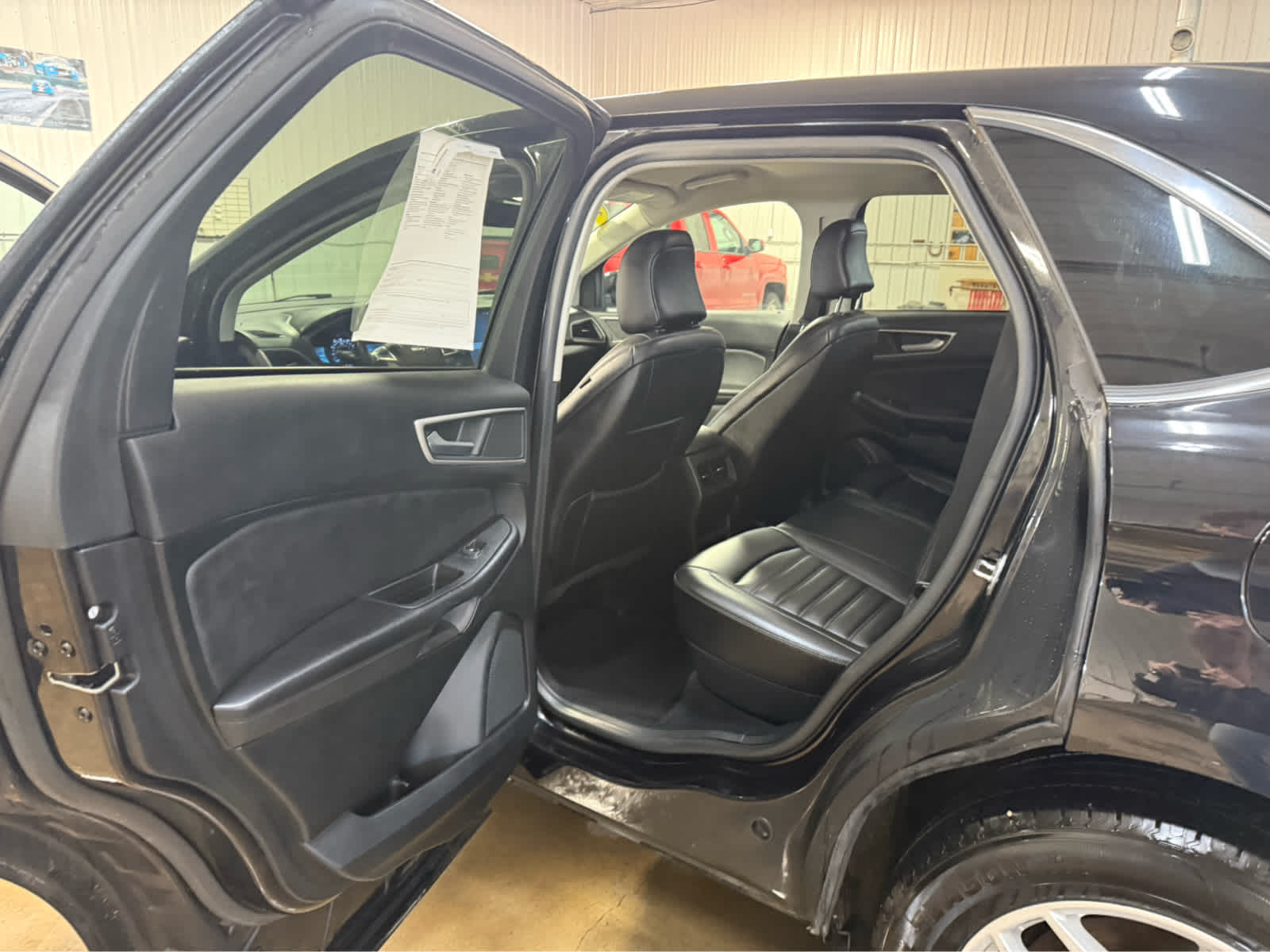 2023 Ford Edge SEL - Agate Black Metallic exterior view 15