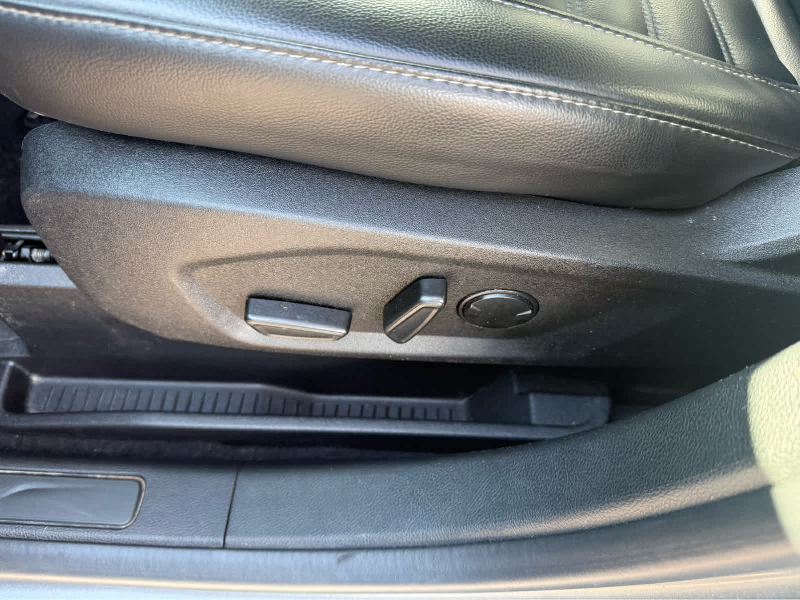 2023 Ford Edge SEL - Carbonized Gray Metallic exterior view 8