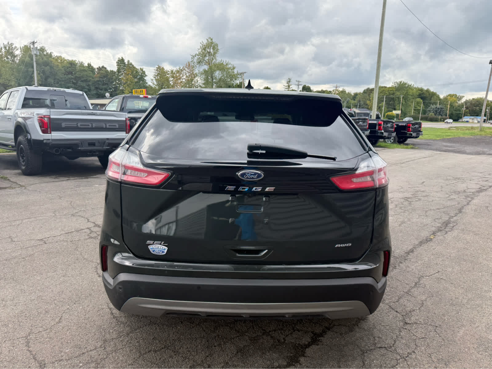 2023 Ford Edge SEL - Forged Green Metallic exterior view 5