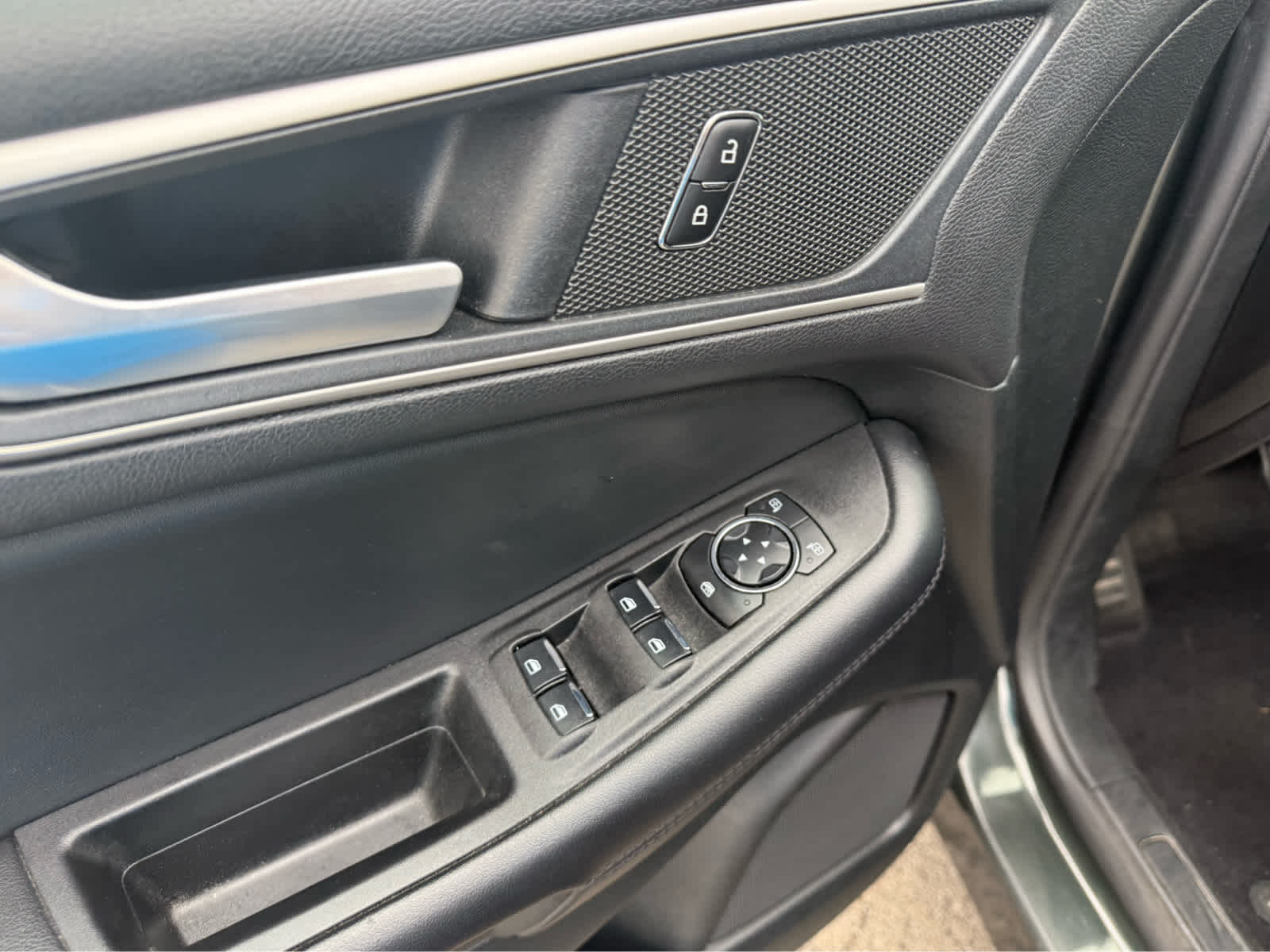 2023 Ford Edge SEL - Forged Green Metallic exterior view 7