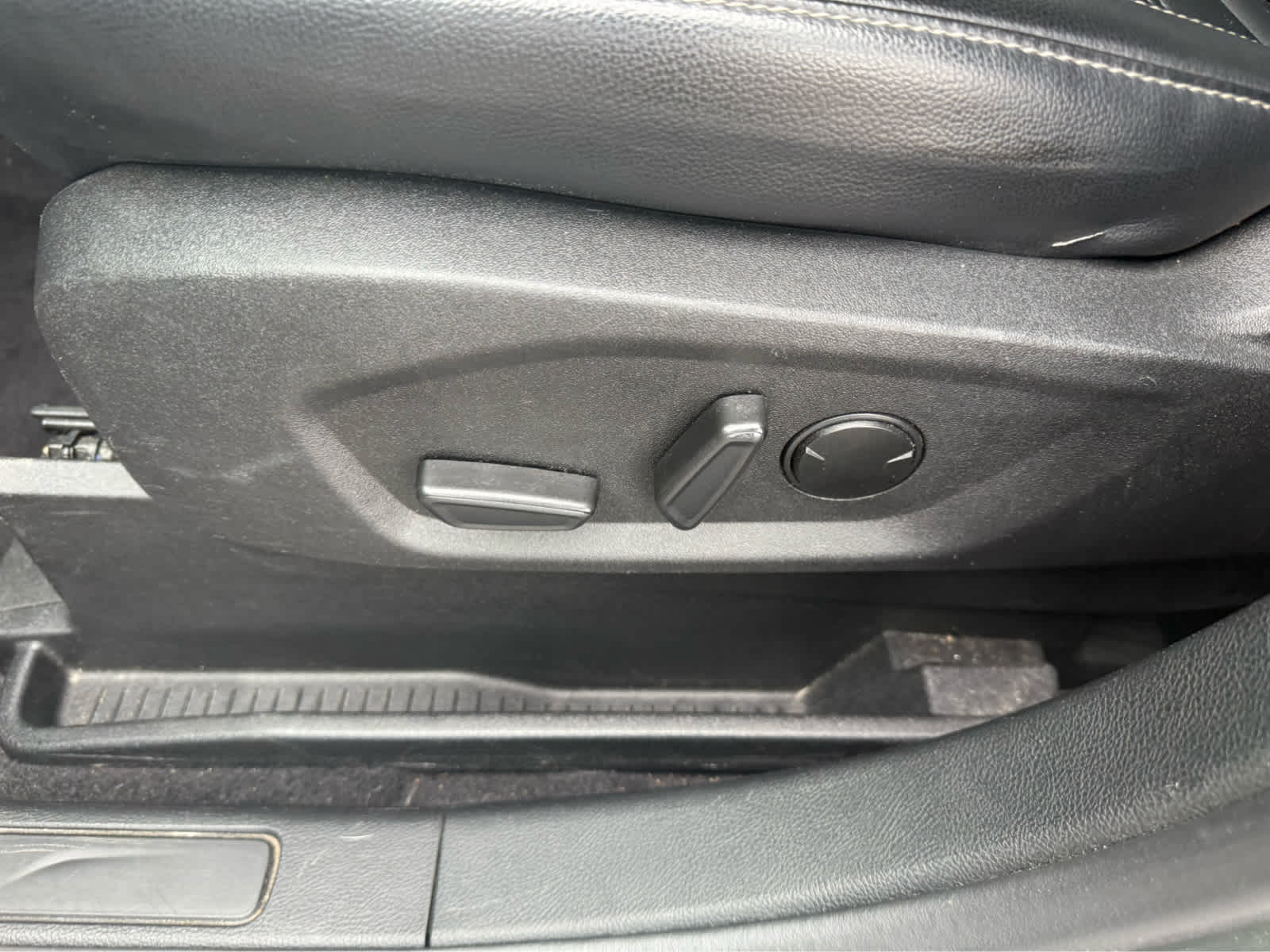 2023 Ford Edge SEL - Forged Green Metallic exterior view 8