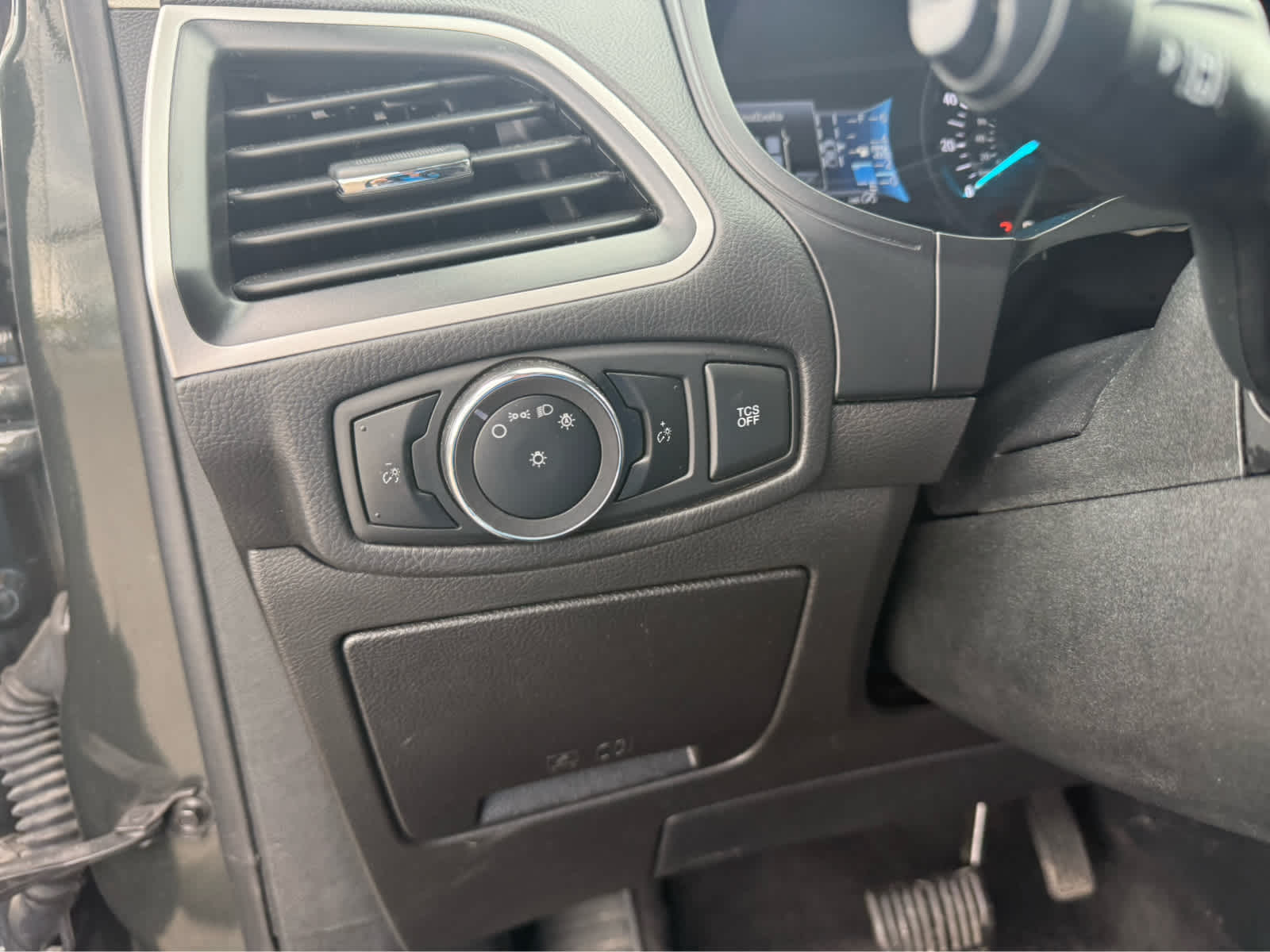 2023 Ford Edge SEL - Forged Green Metallic exterior view 11