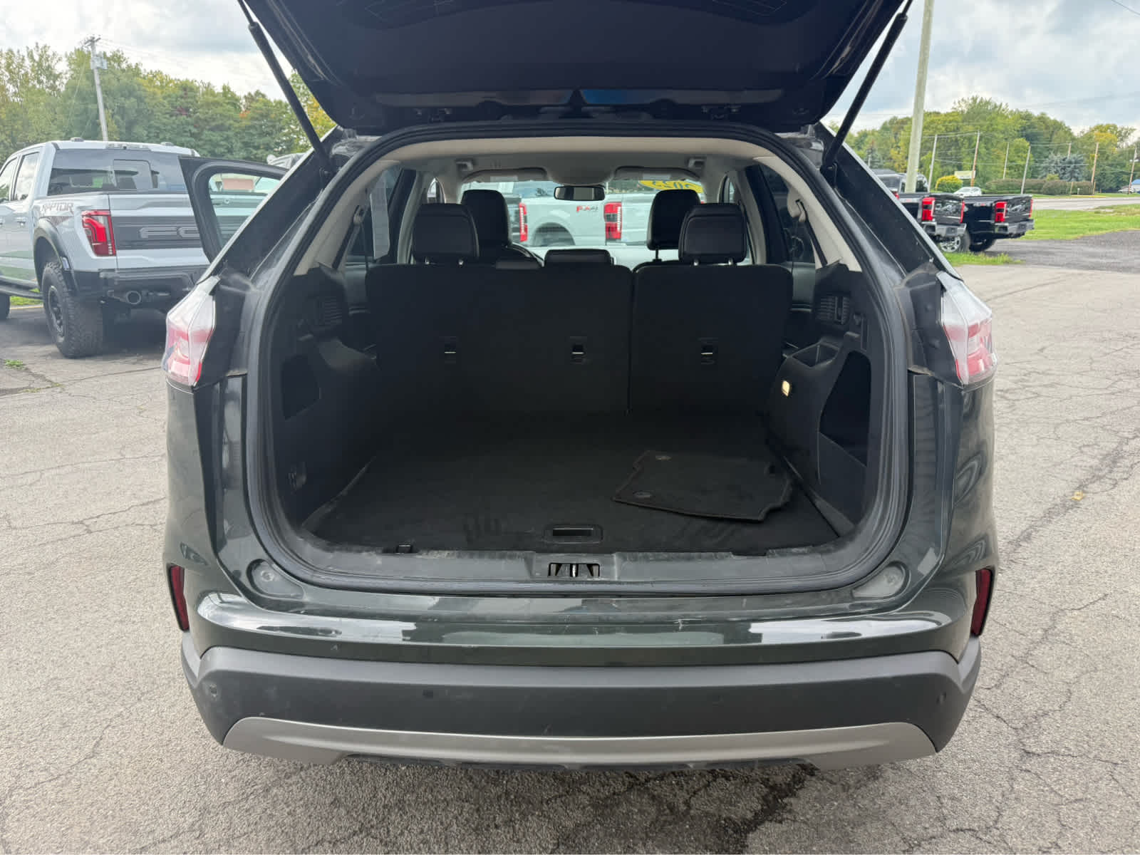 2023 Ford Edge SEL - Forged Green Metallic exterior view 18