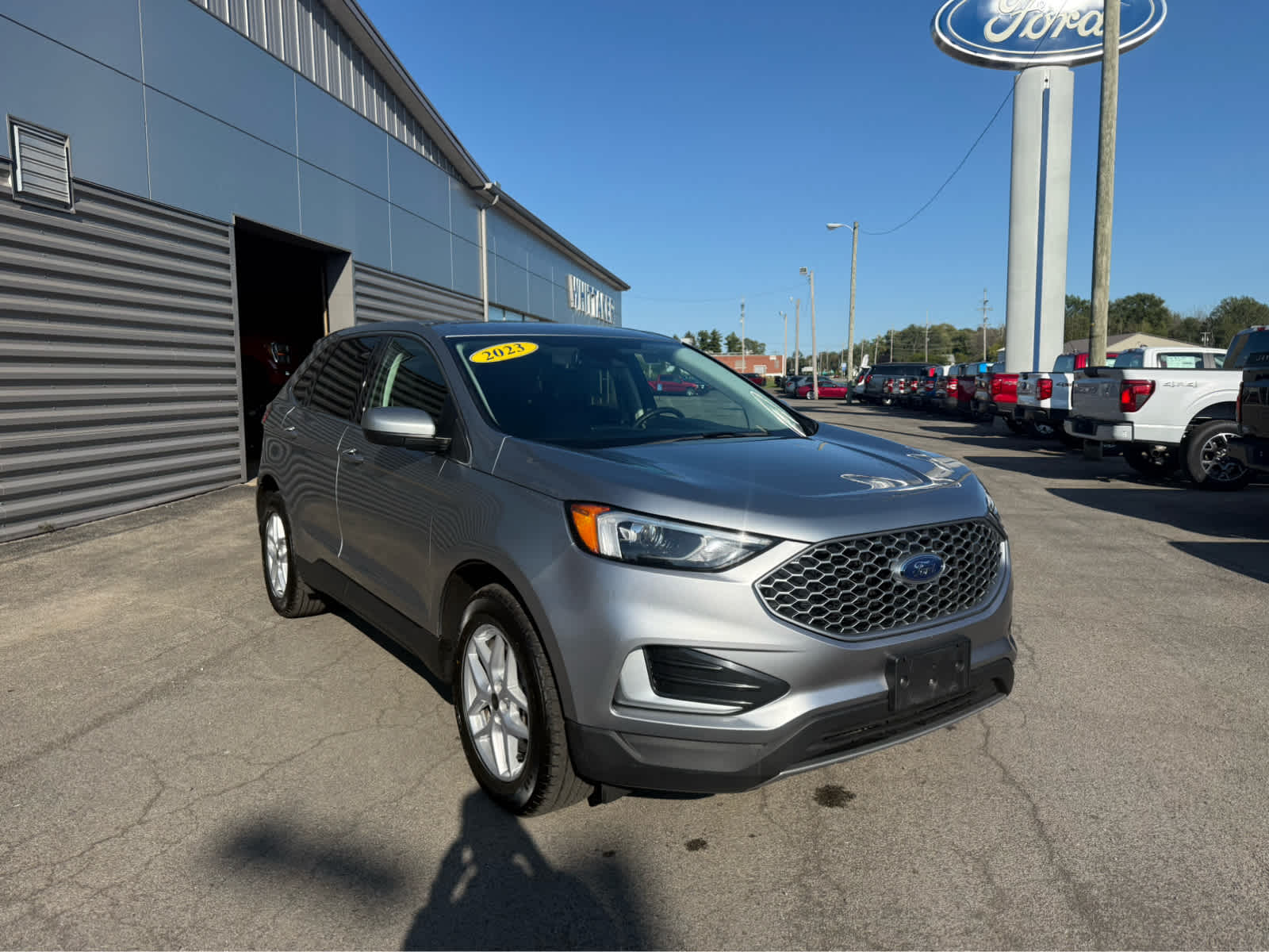 2023 Ford Edge SEL - Iconic Silver Metallic exterior view 2