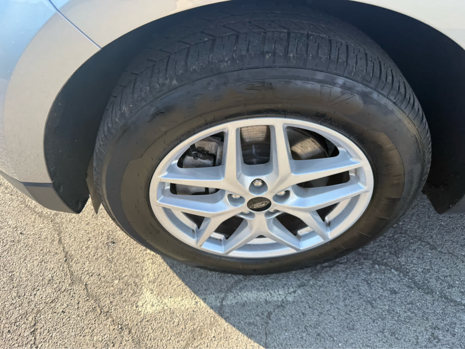 2023 Ford Edge SEL - Iconic Silver Metallic exterior view 4