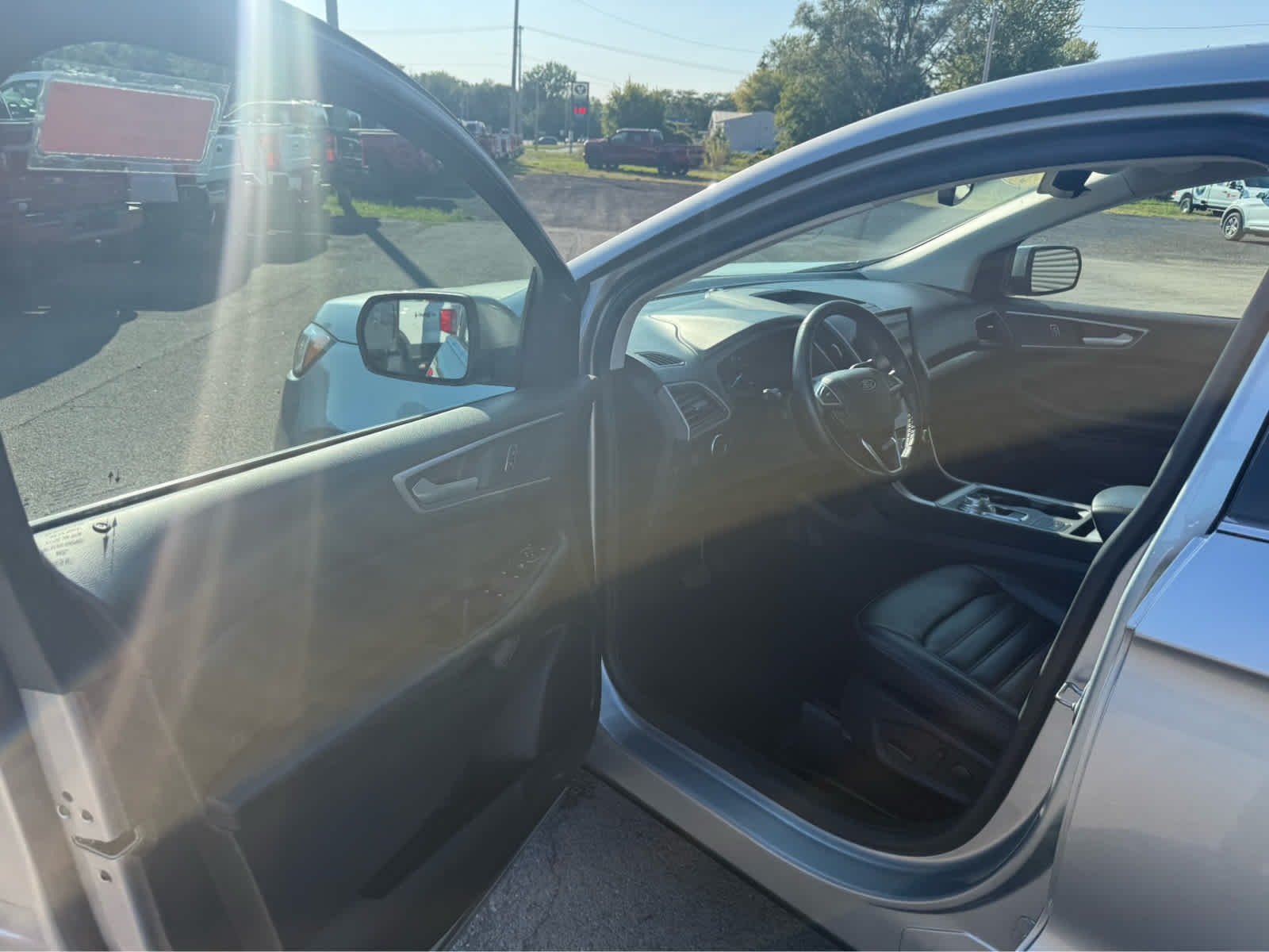2023 Ford Edge SEL - Iconic Silver Metallic exterior view 6