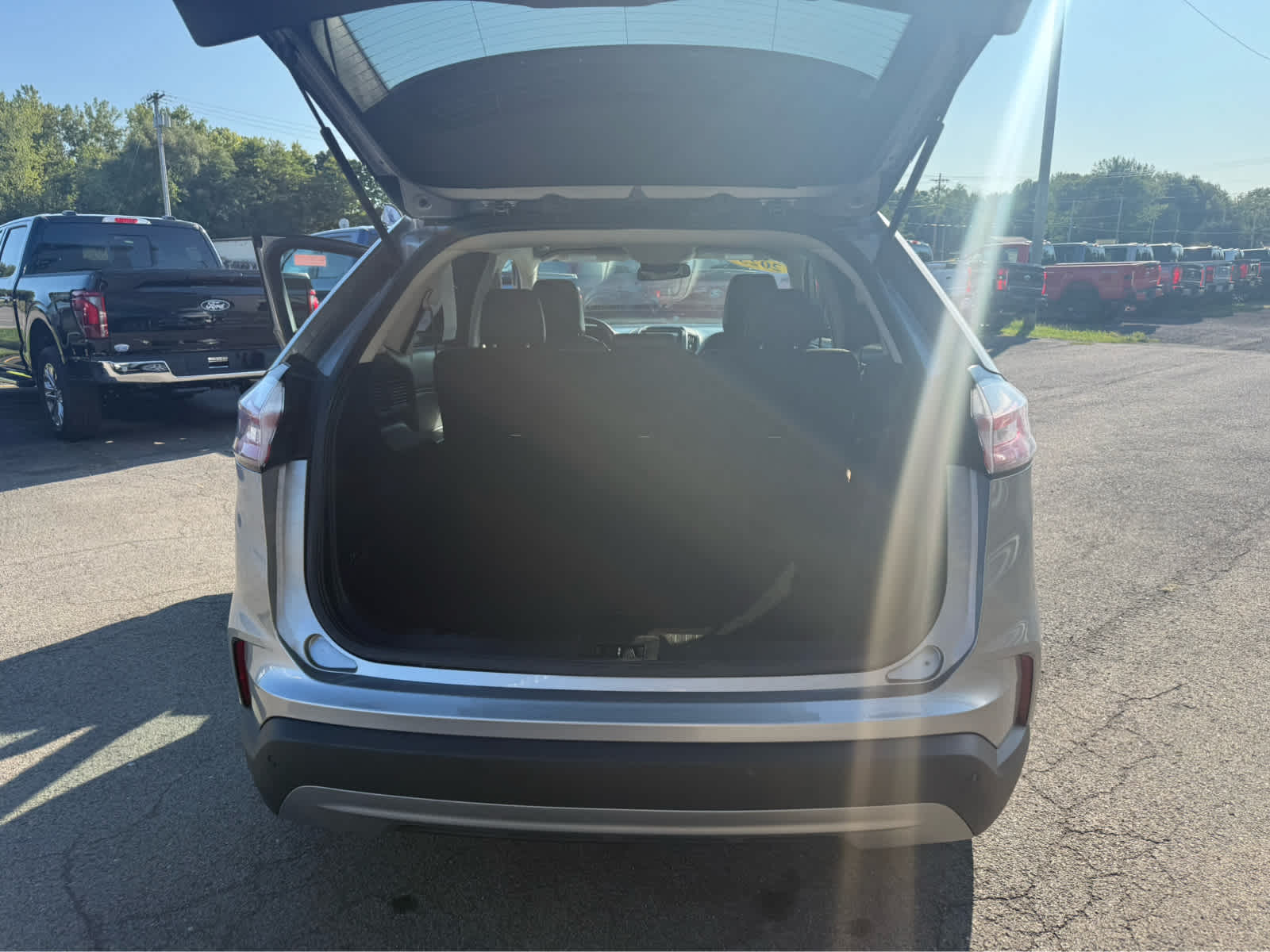 2023 Ford Edge SEL - Iconic Silver Metallic exterior view 18