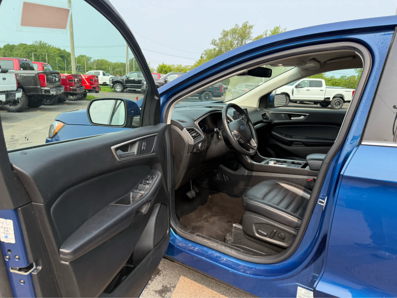 2022 Ford Edge SEL - Atlas Blue Metallic exterior view 6