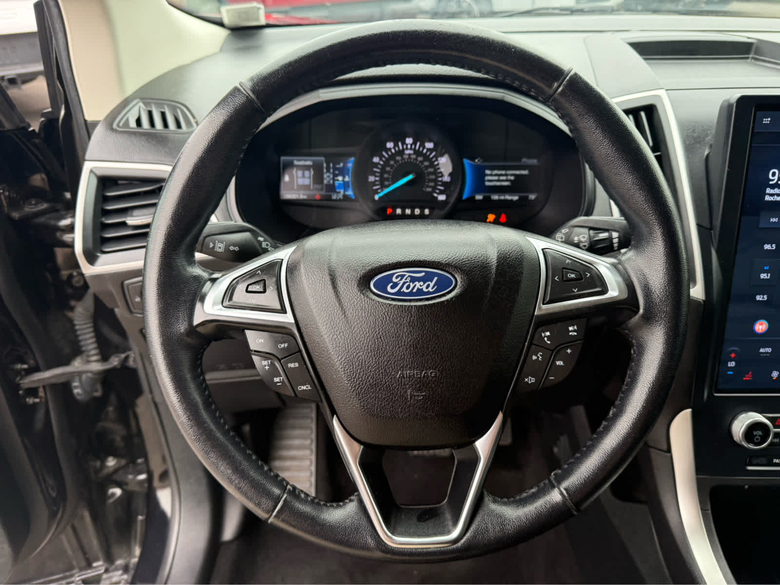 2023 Ford Edge SEL - Agate Black Metallic exterior view 9