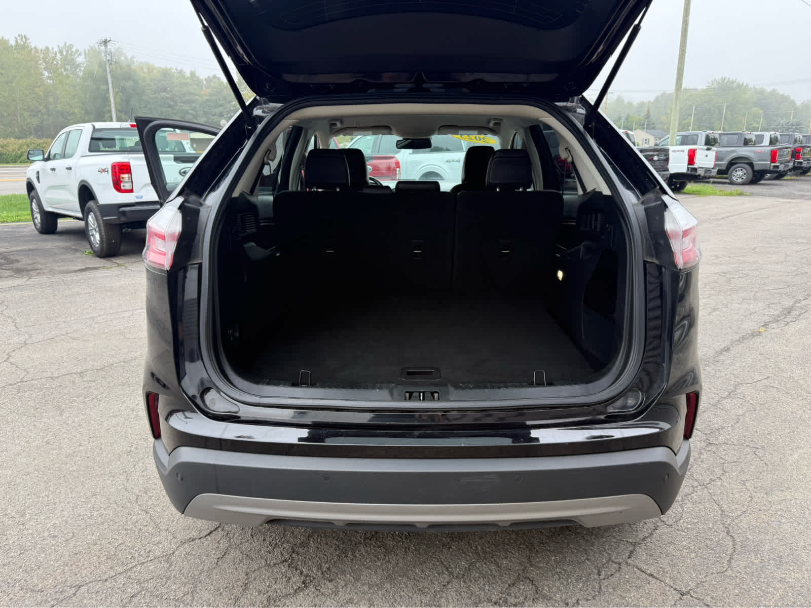 2023 Ford Edge SEL - Agate Black Metallic exterior view 18