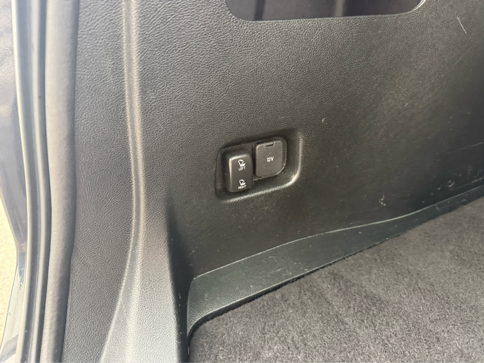 2023 Ford Edge SEL - Agate Black Metallic exterior view 19