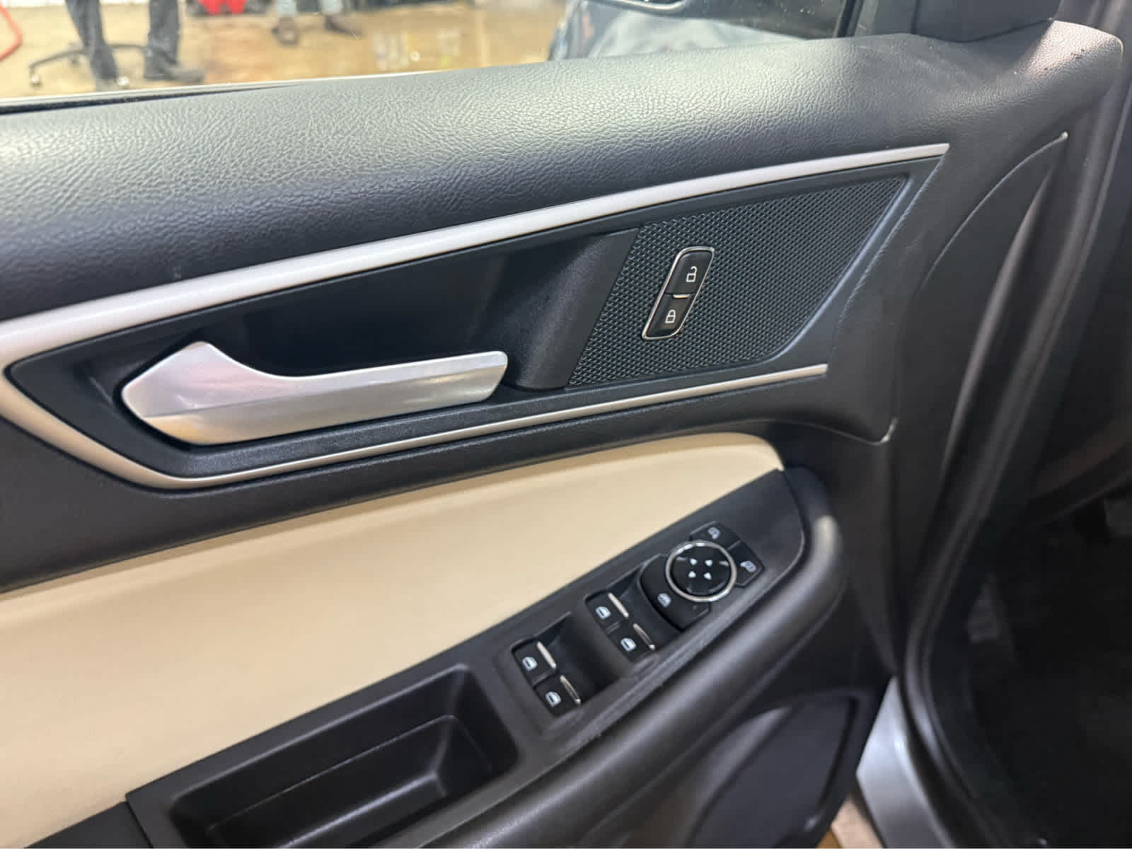 2024 Ford Edge SEL - Carbonized Gray Metallic exterior view 7