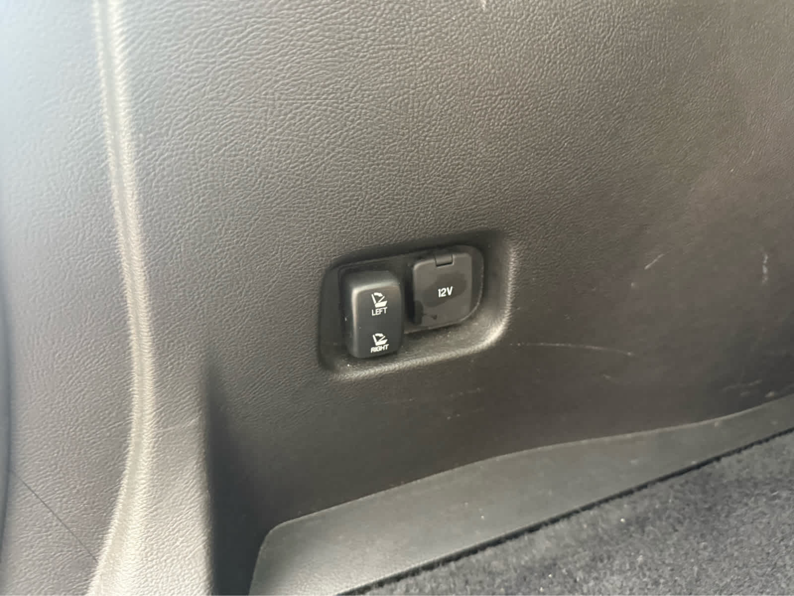 2024 Ford Edge SEL - Agate Black Metallic exterior view 20