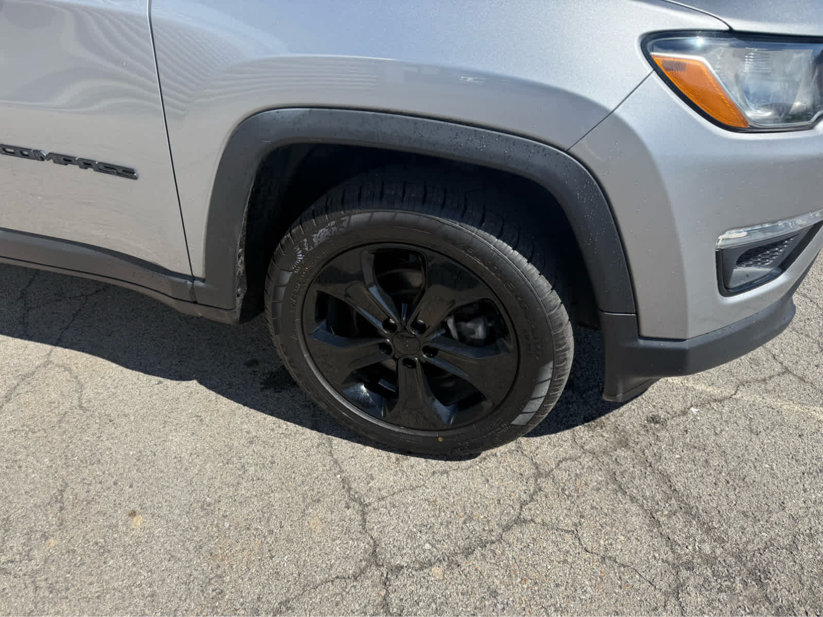 2018 Jeep Compass Altitude - Billet Silver Metallic Clearcoat exterior view 4
