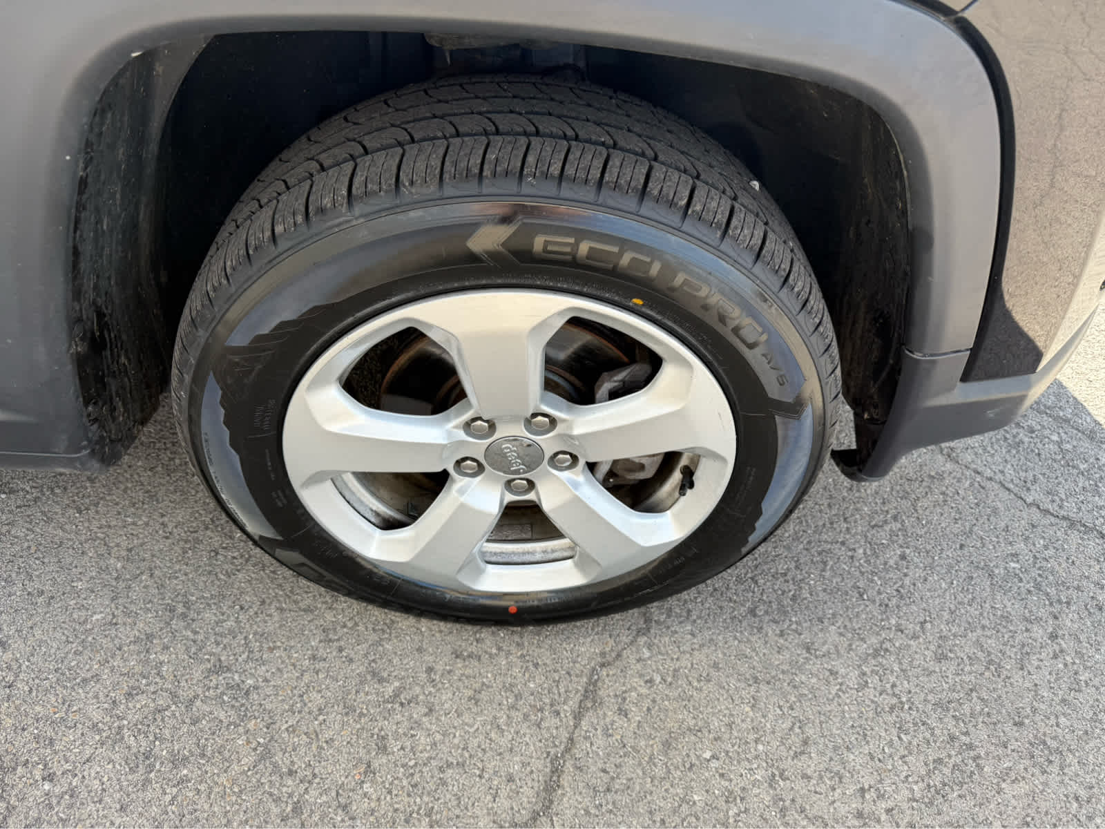 2019 Jeep Compass Latitude - Diamond Black Crystal Pearlcoat exterior view 4