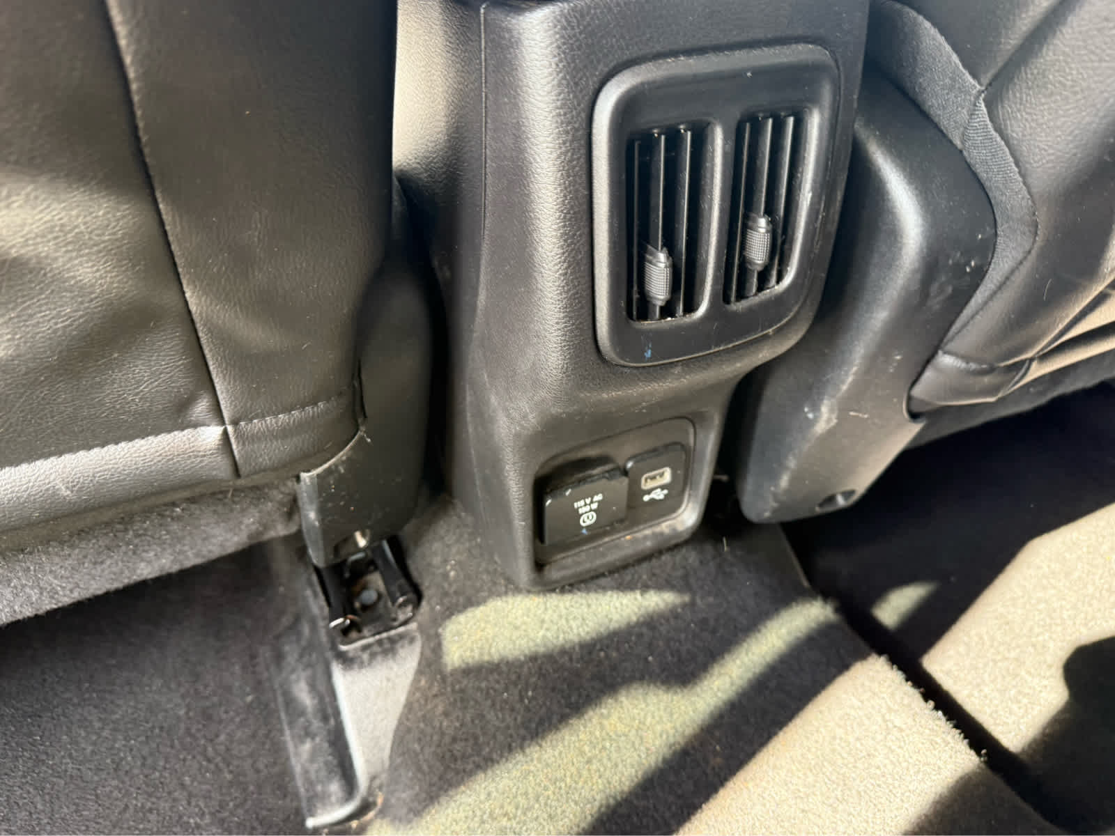 2019 Jeep Compass Latitude - Diamond Black Crystal Pearlcoat exterior view 16