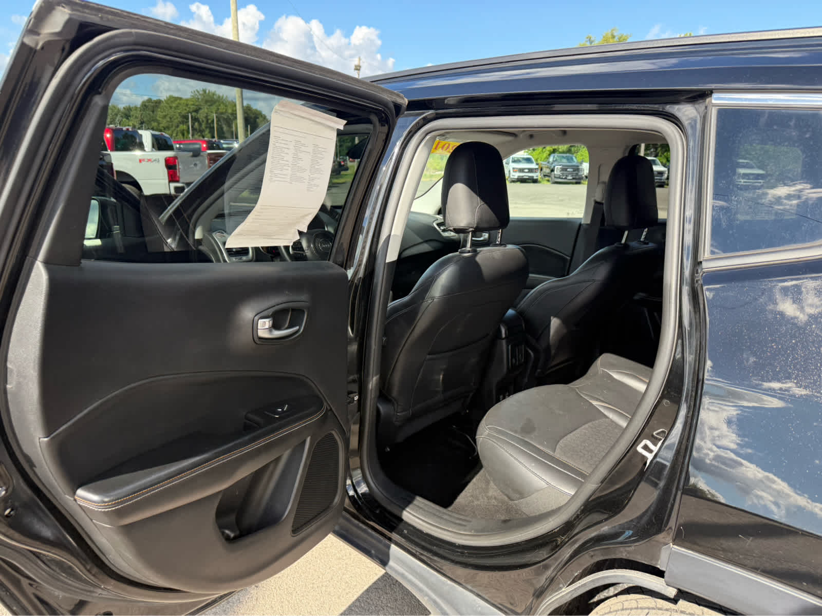 2019 Jeep Compass Latitude - Diamond Black Crystal Pearlcoat exterior view 15