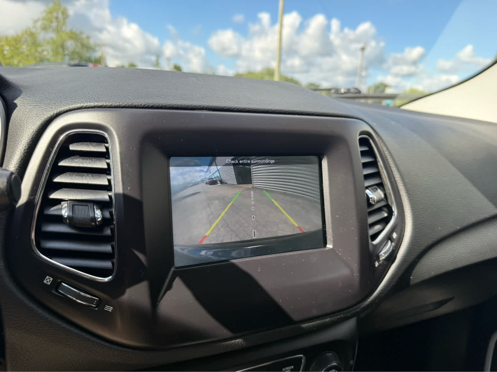 2019 Jeep Compass Latitude - Diamond Black Crystal Pearlcoat exterior view 19