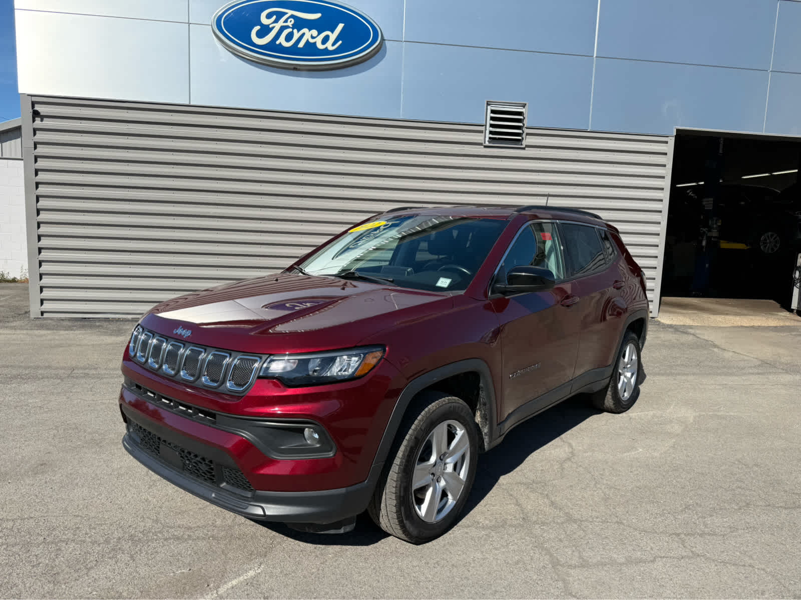 2022 Jeep Compass Latitude - Velvet Red Pearlcoat exterior view 2