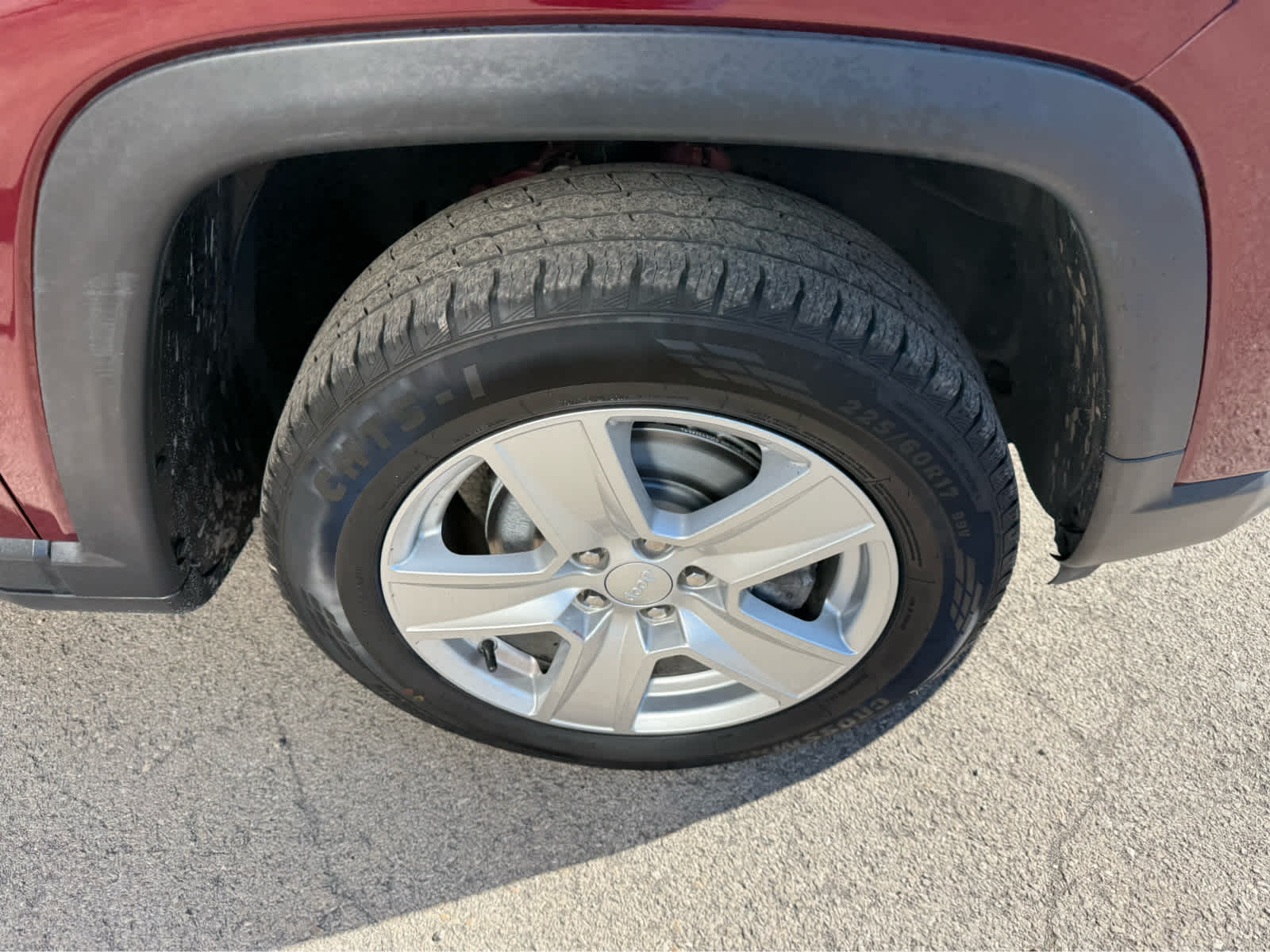 2022 Jeep Compass Latitude - Velvet Red Pearlcoat exterior view 5