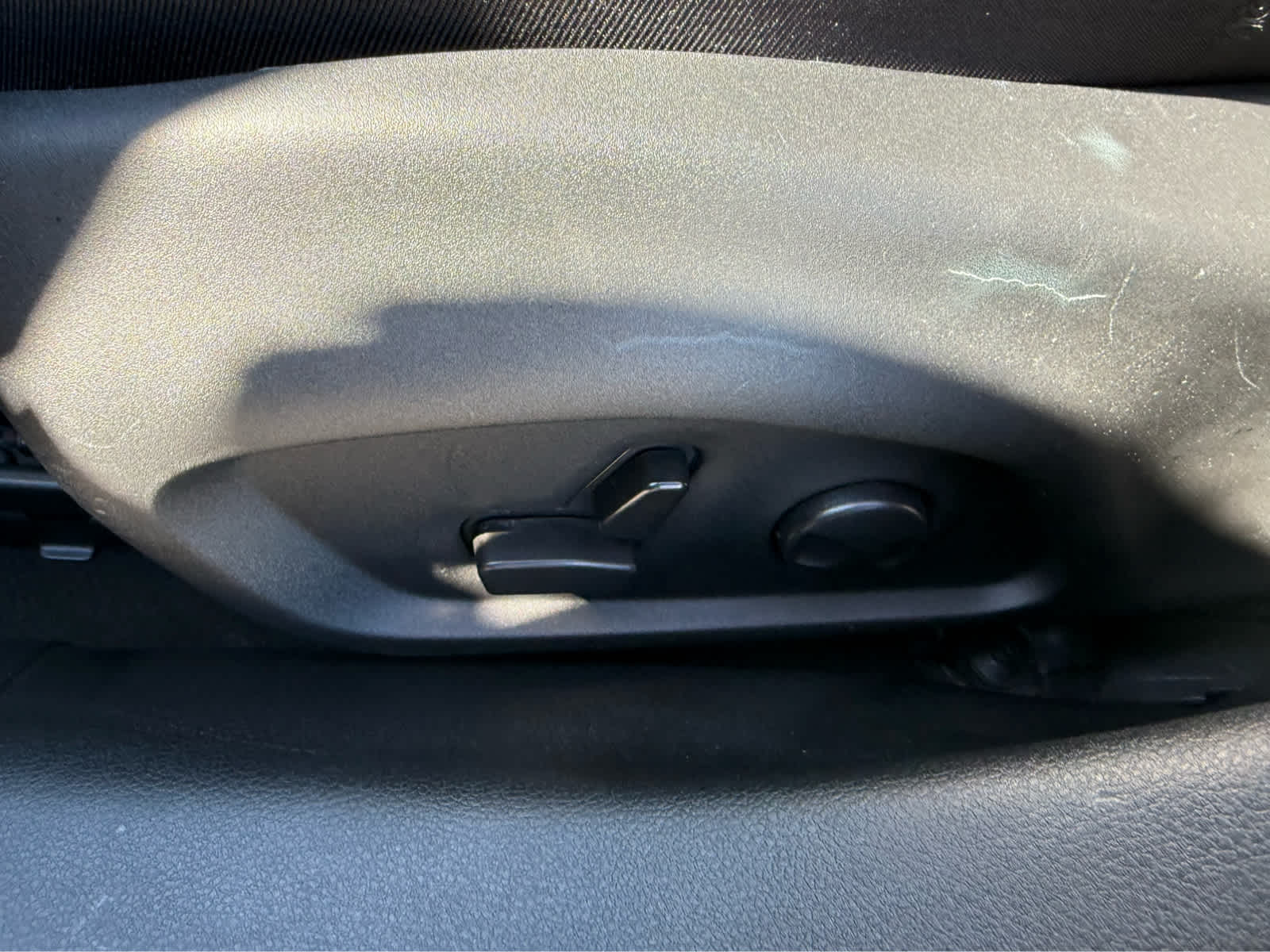 2022 Jeep Compass Latitude - Velvet Red Pearlcoat exterior view 8