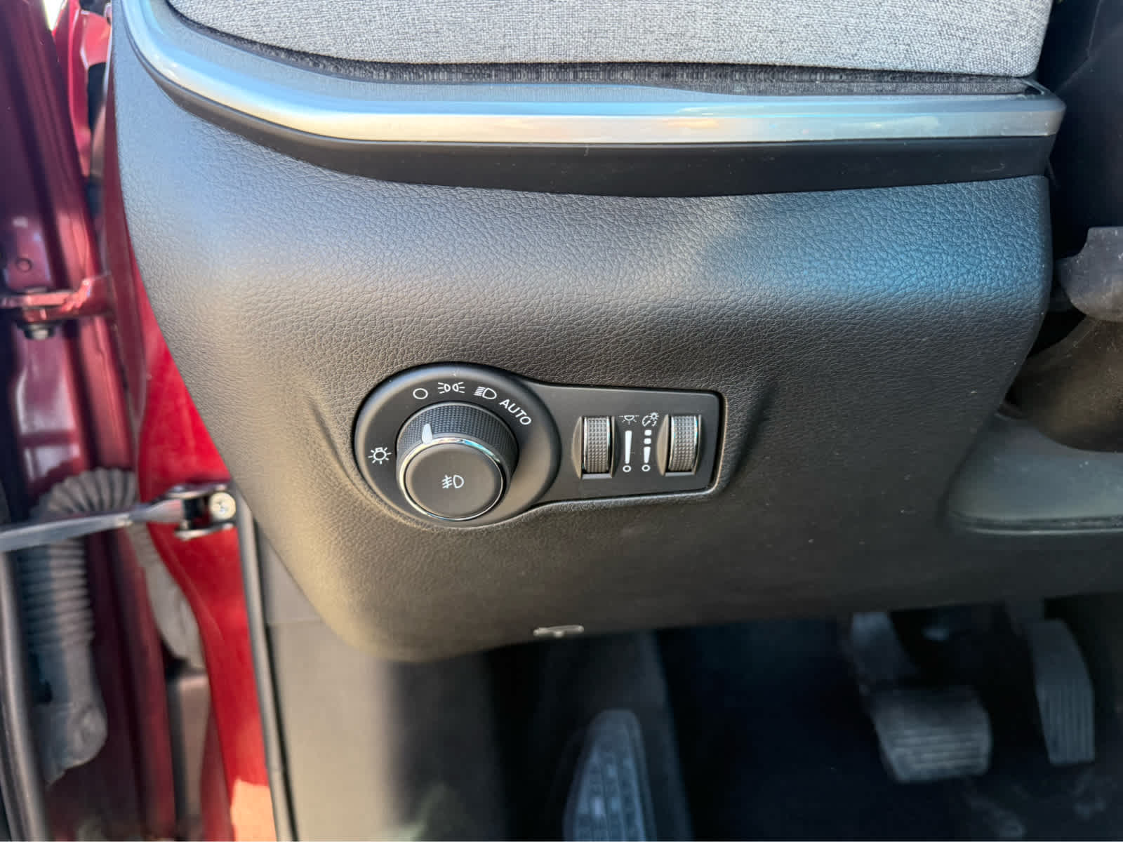 2022 Jeep Compass Latitude - Velvet Red Pearlcoat exterior view 11