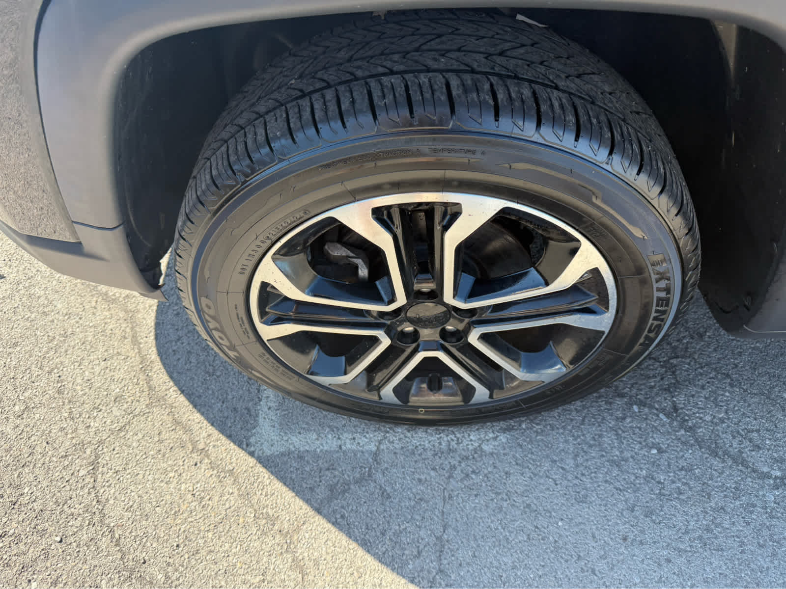 2022 Jeep Compass Limited - Diamond Black Crystal Pearlcoat exterior view 4