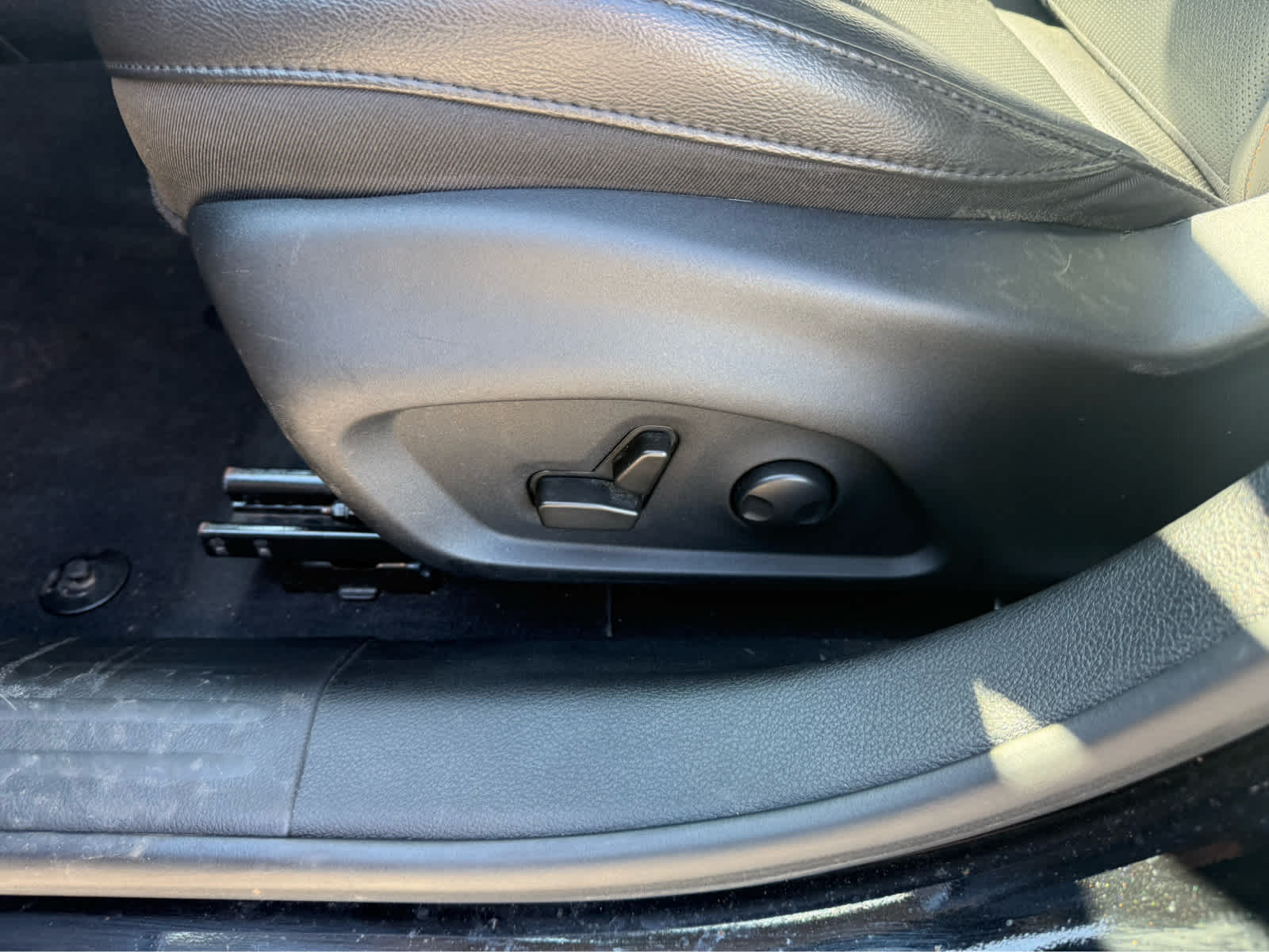 2022 Jeep Compass Limited - Diamond Black Crystal Pearlcoat exterior view 8