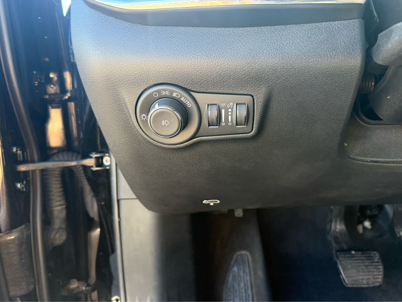 2022 Jeep Compass Limited - Diamond Black Crystal Pearlcoat exterior view 11