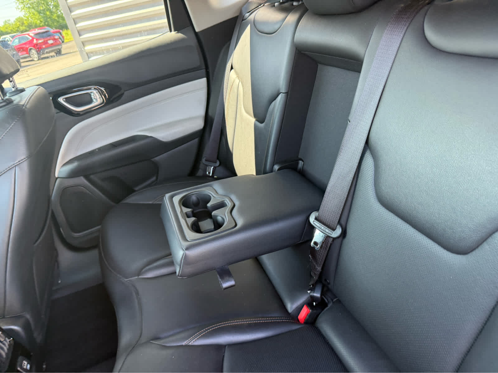 2022 Jeep Compass Limited - Diamond Black Crystal Pearlcoat exterior view 18