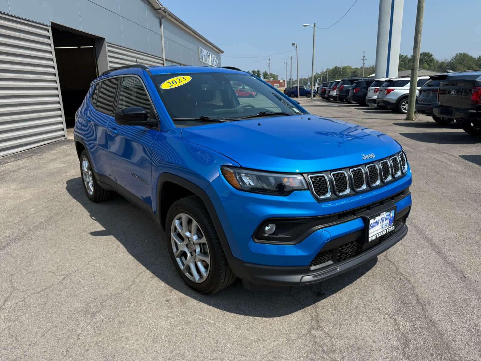 2023 Jeep Compass Latitude Lux - Laser Blue Pearlcoat exterior view 2