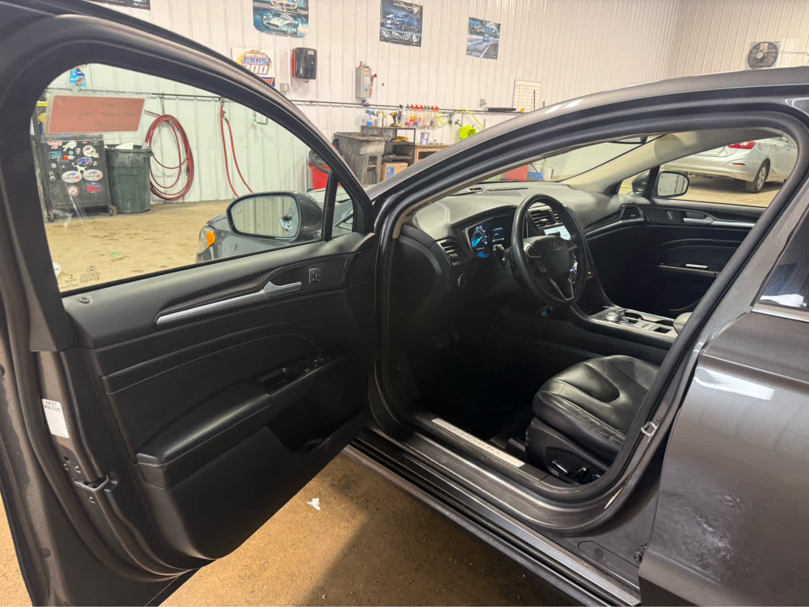 2020 Ford Fusion Titanium - Magnetic Metallic exterior view 6