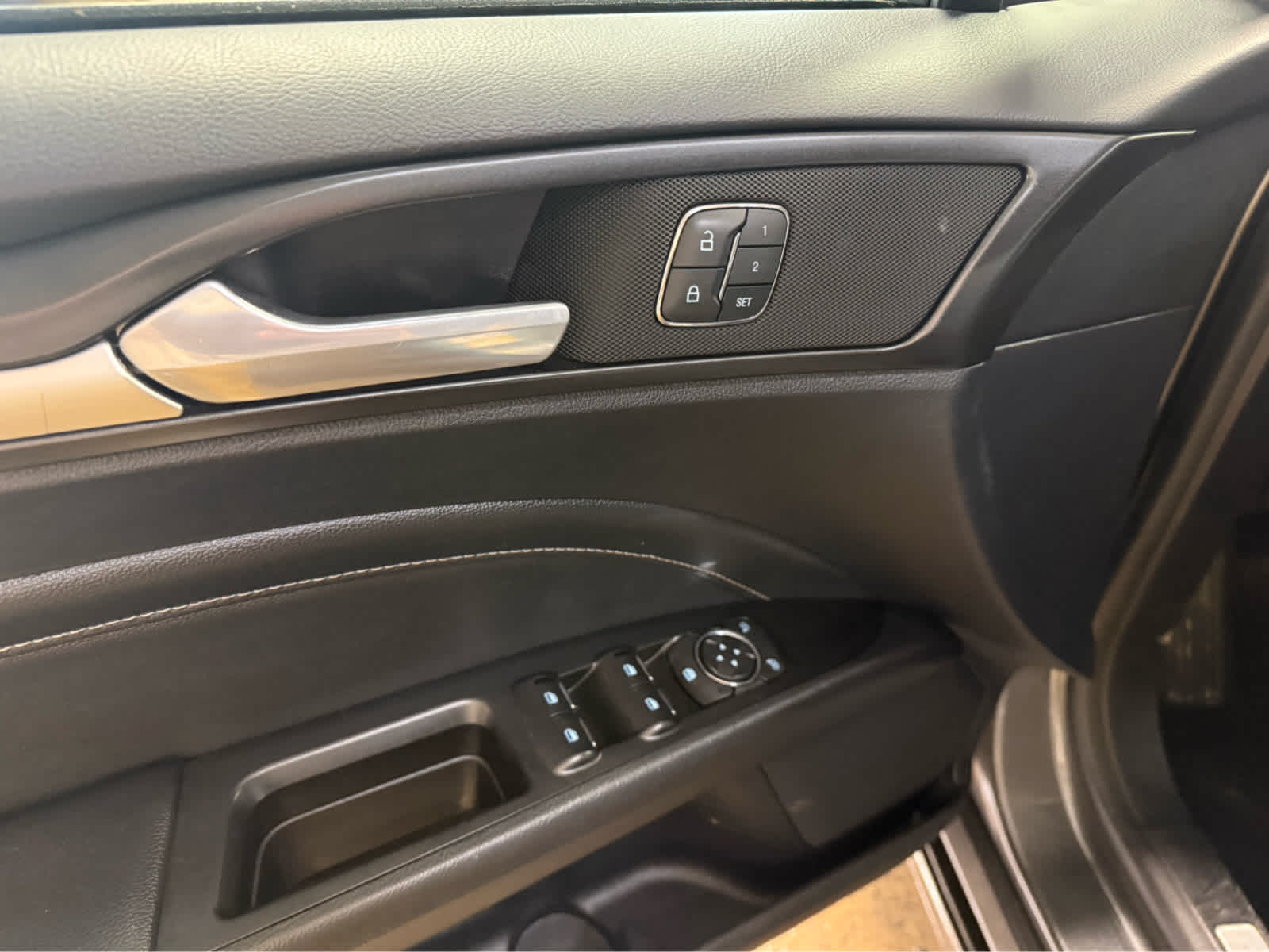 2020 Ford Fusion Titanium - Magnetic Metallic exterior view 7