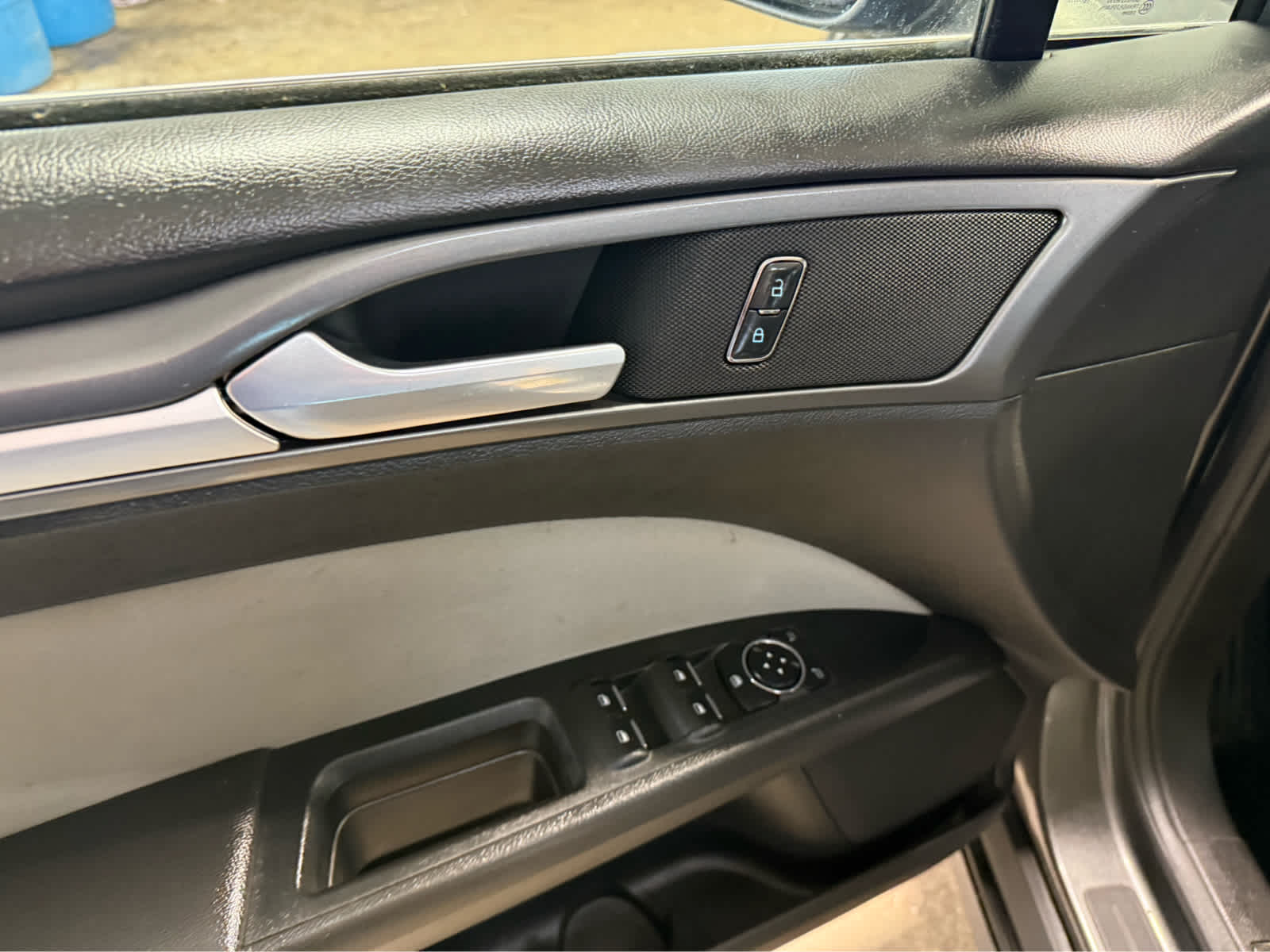 2016 Ford Fusion S - Magnetic exterior view 7