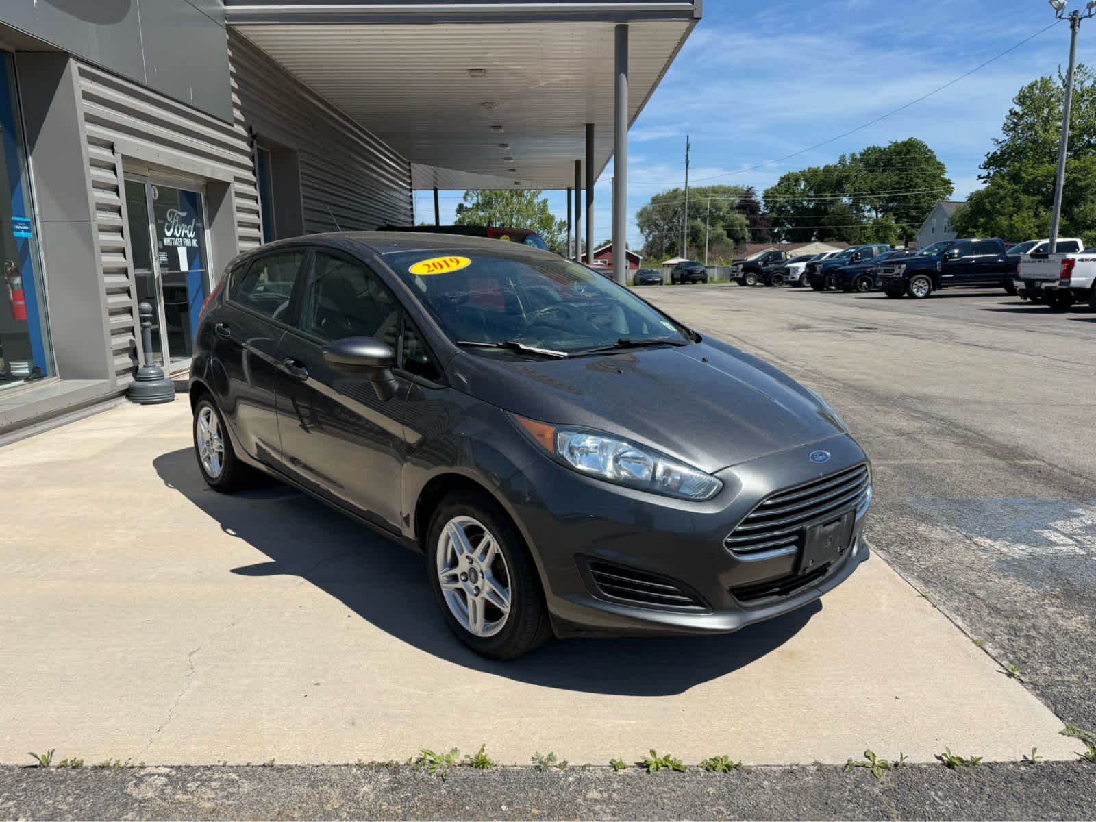 2019 Ford Fiesta SE - Magnetic Metallic exterior view 2