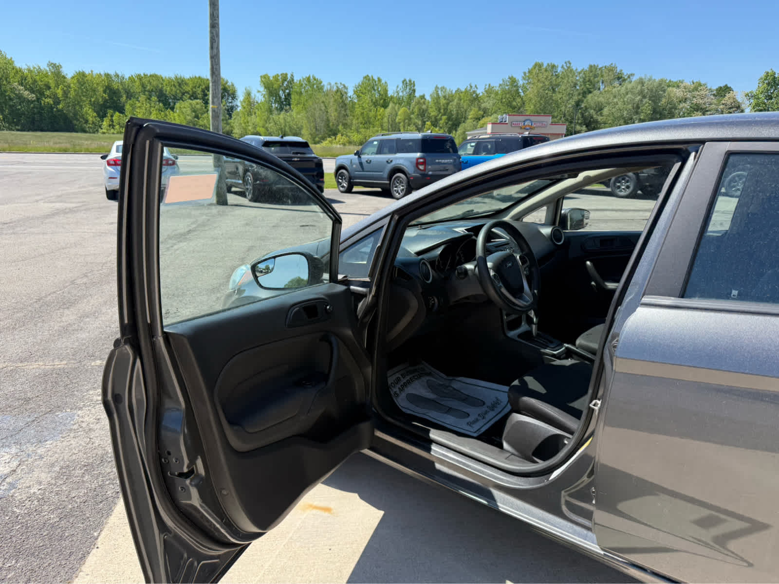 2019 Ford Fiesta SE - Magnetic Metallic exterior view 6
