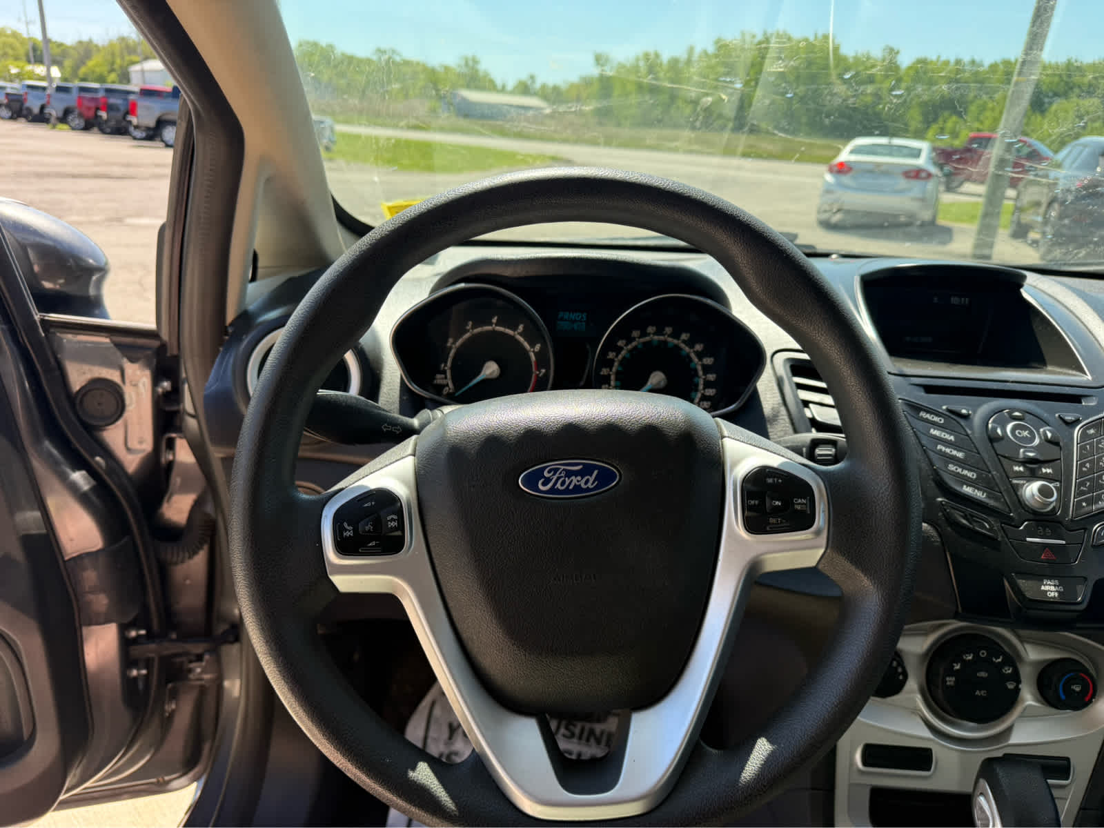 2019 Ford Fiesta SE - Magnetic Metallic exterior view 8