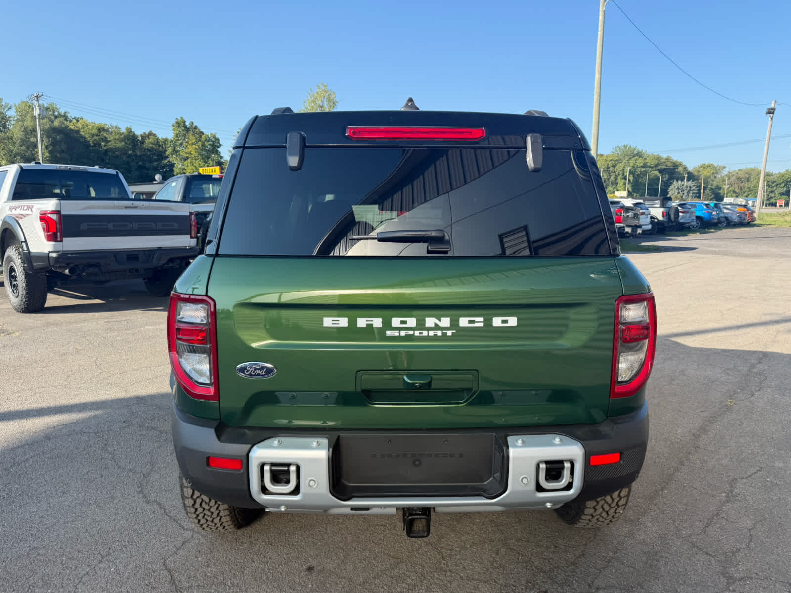 2025 Ford Bronco Sport Outer Banks - Eruption Green Metallic exterior view 5