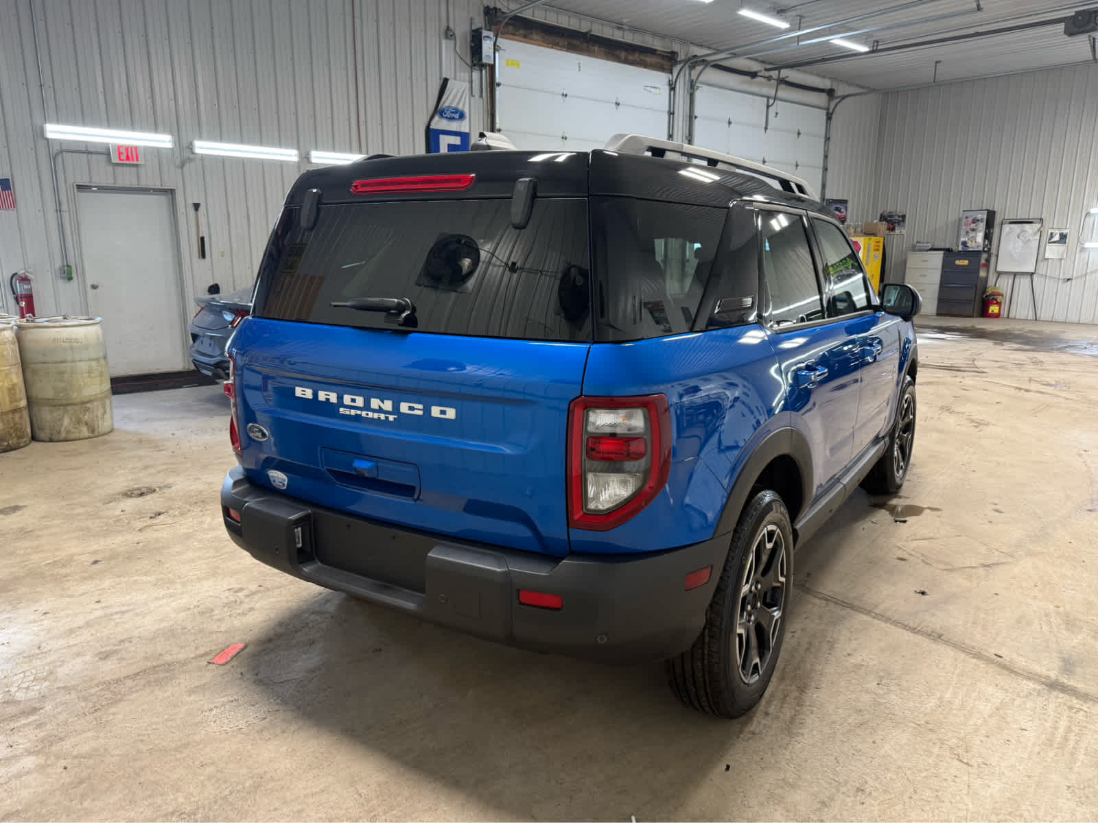 2025 Ford Bronco Sport Outer Banks - Velocity Blue Metallic exterior view 5
