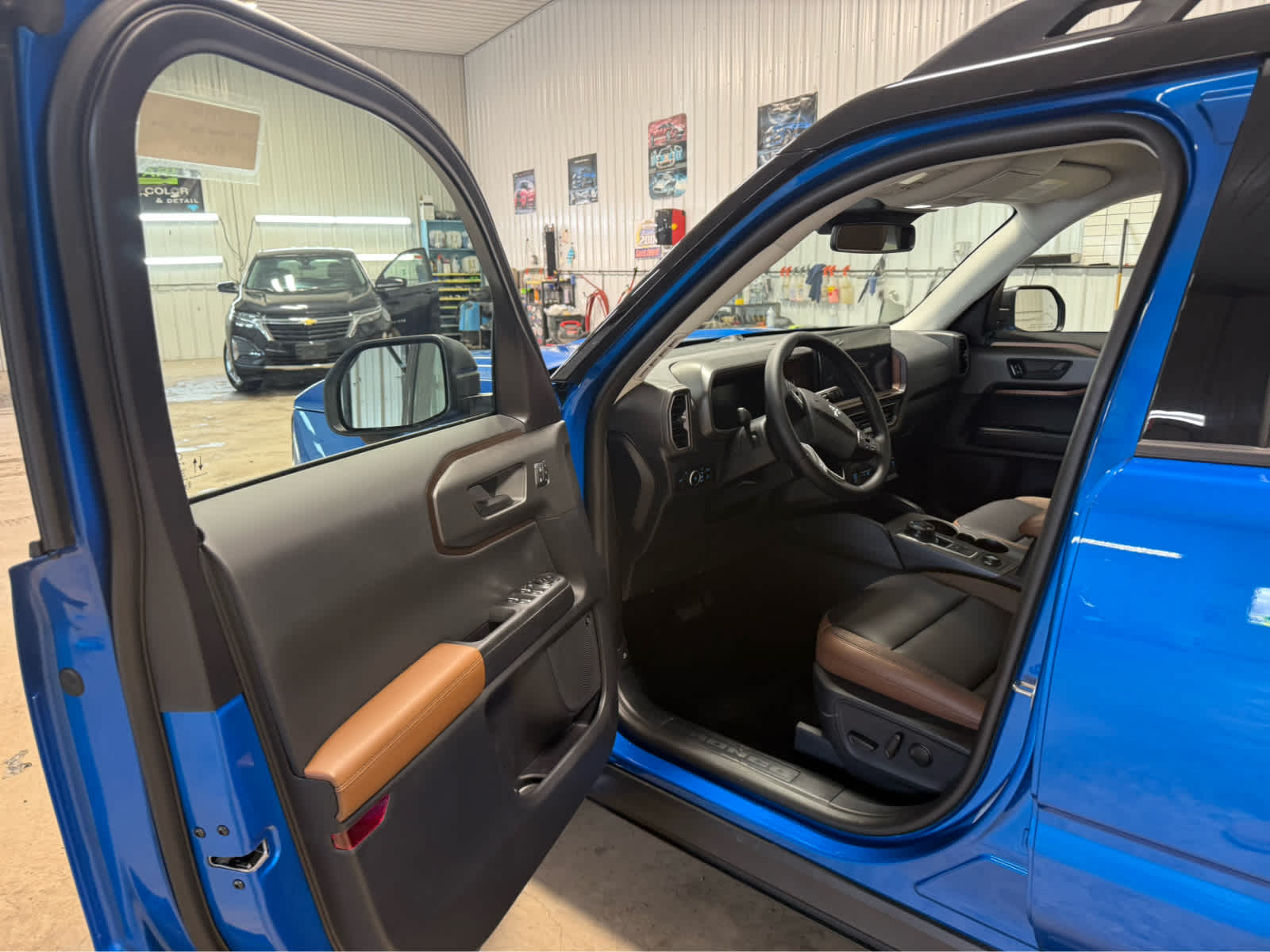 2025 Ford Bronco Sport Outer Banks - Velocity Blue Metallic exterior view 6