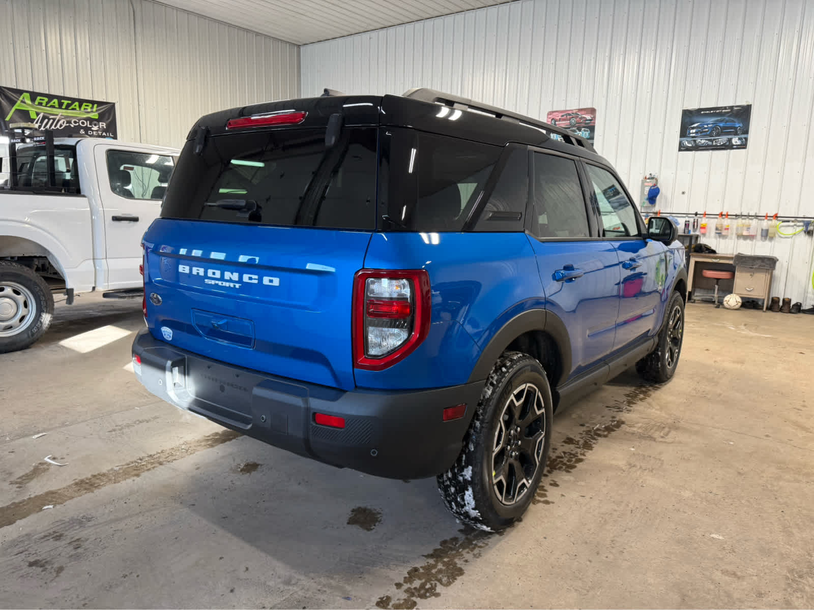 2025 Ford Bronco Sport Outer Banks - Velocity Blue Metallic exterior view 5