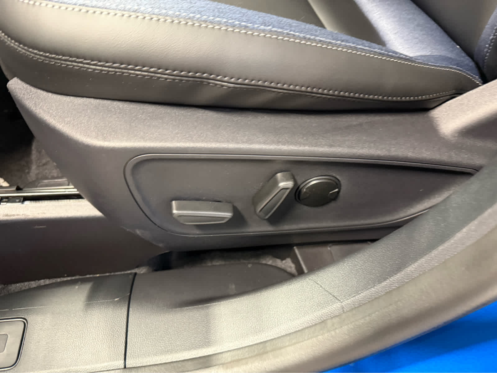 2025 Ford Bronco Sport Outer Banks - Velocity Blue Metallic exterior view 8