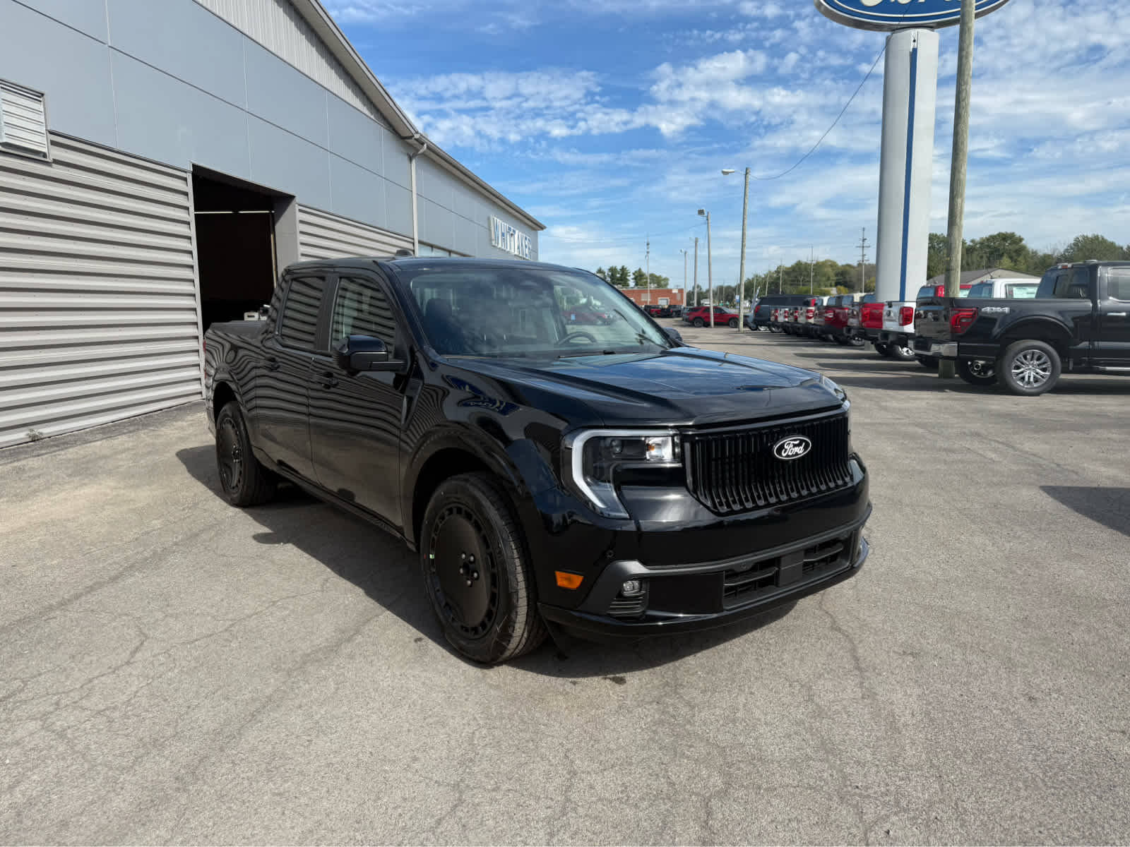2025 Ford Maverick Lobo High - Shadow Black exterior view 2