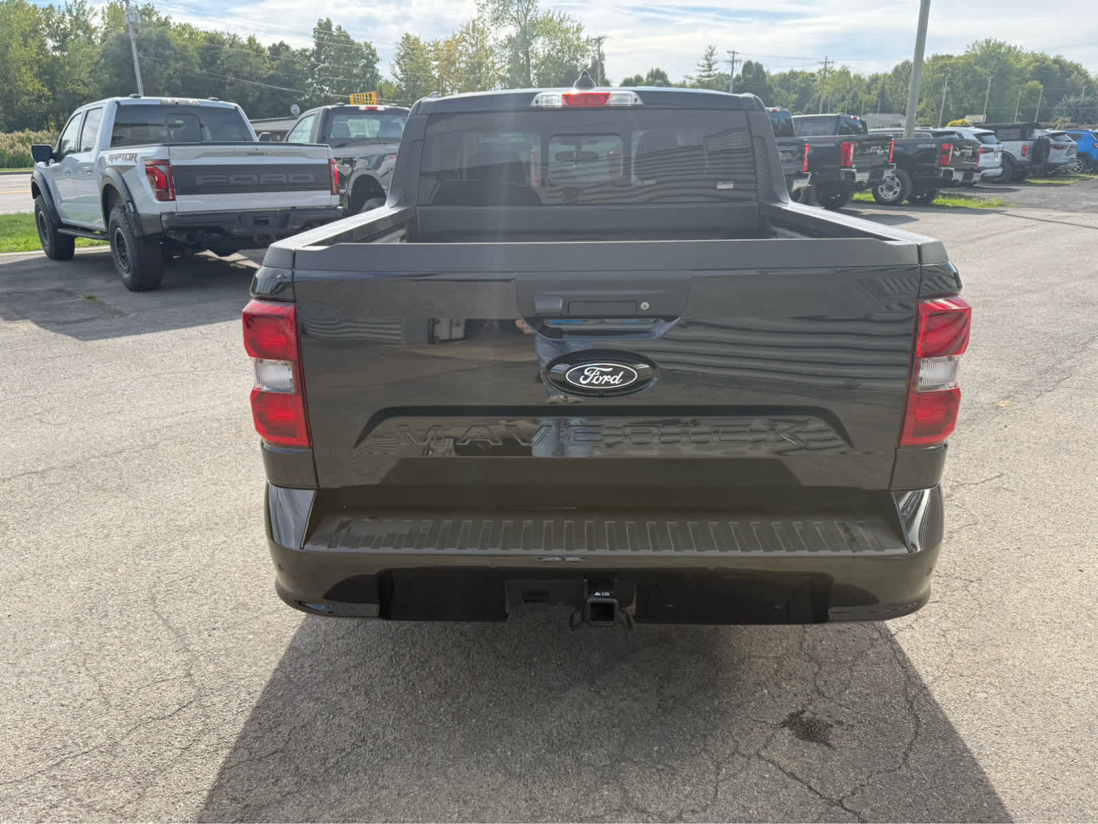2025 Ford Maverick Lobo High - Shadow Black exterior view 8