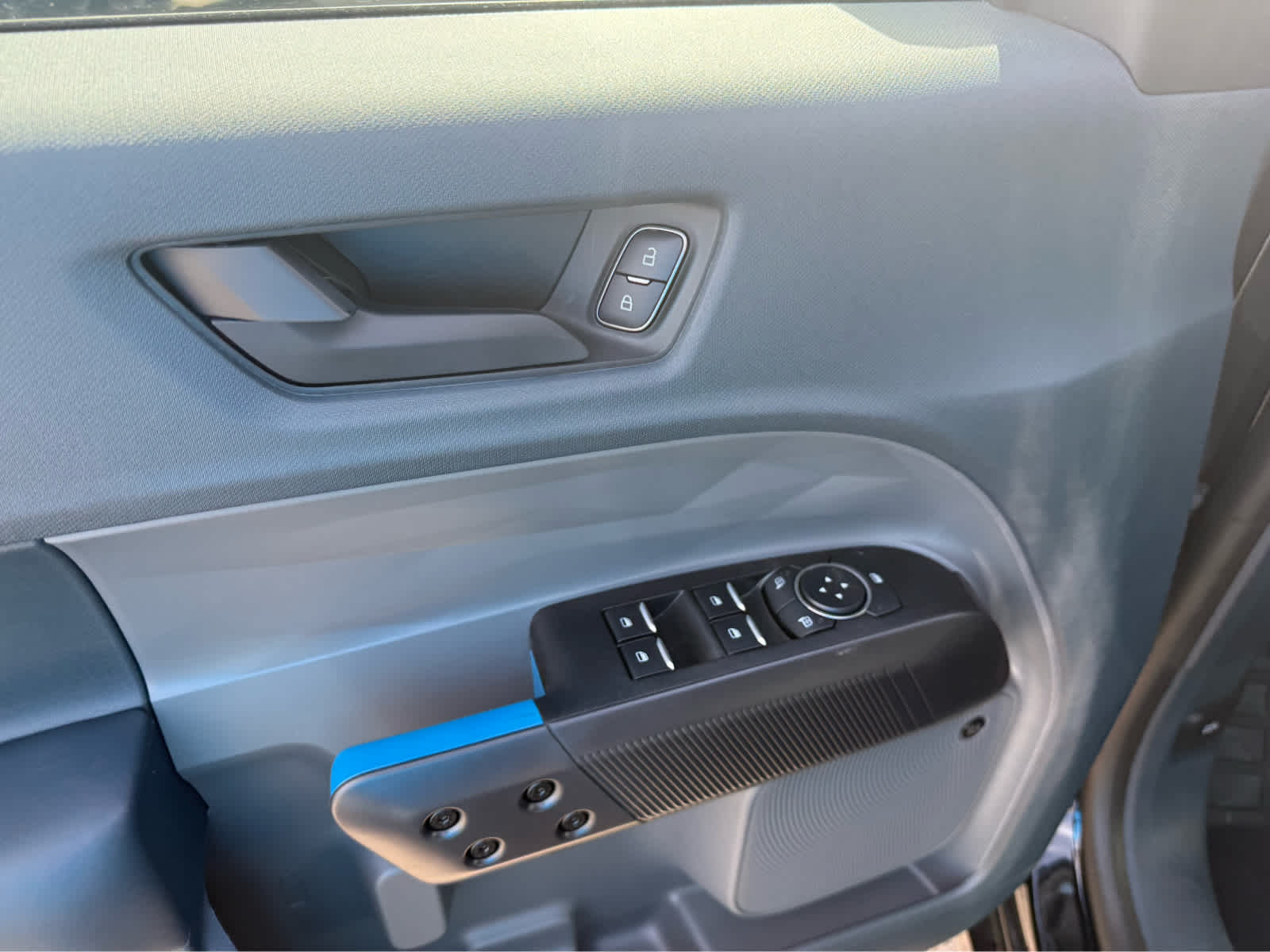 2025 Ford Maverick Lobo High - Shadow Black exterior view 11