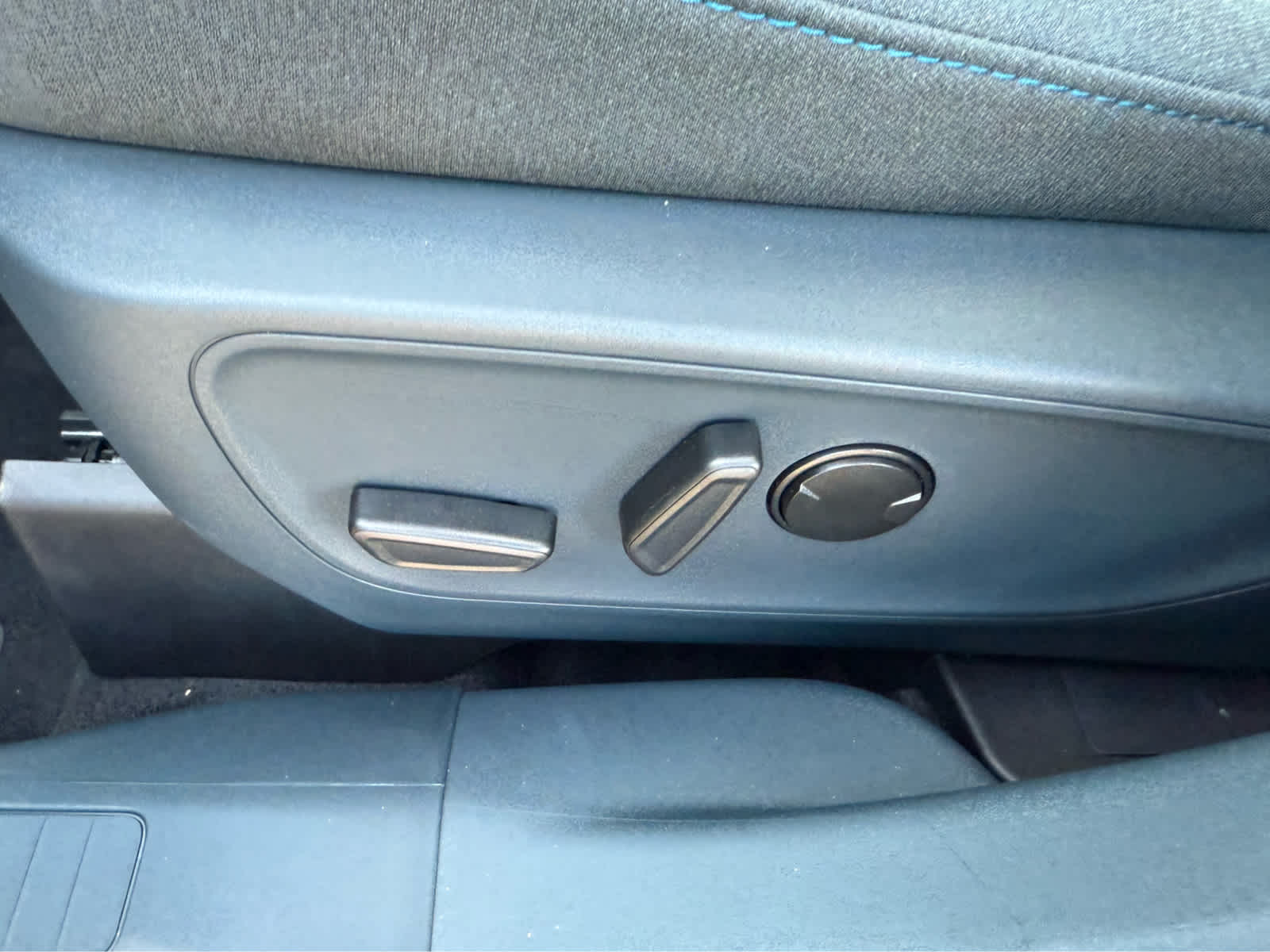 2025 Ford Maverick XLT - Space White Metallic exterior view 11