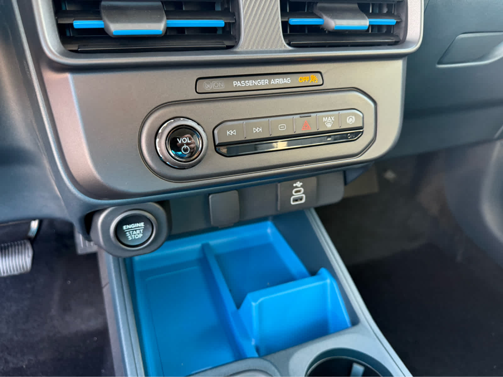 2025 Ford Maverick XLT - Space White Metallic exterior view 16