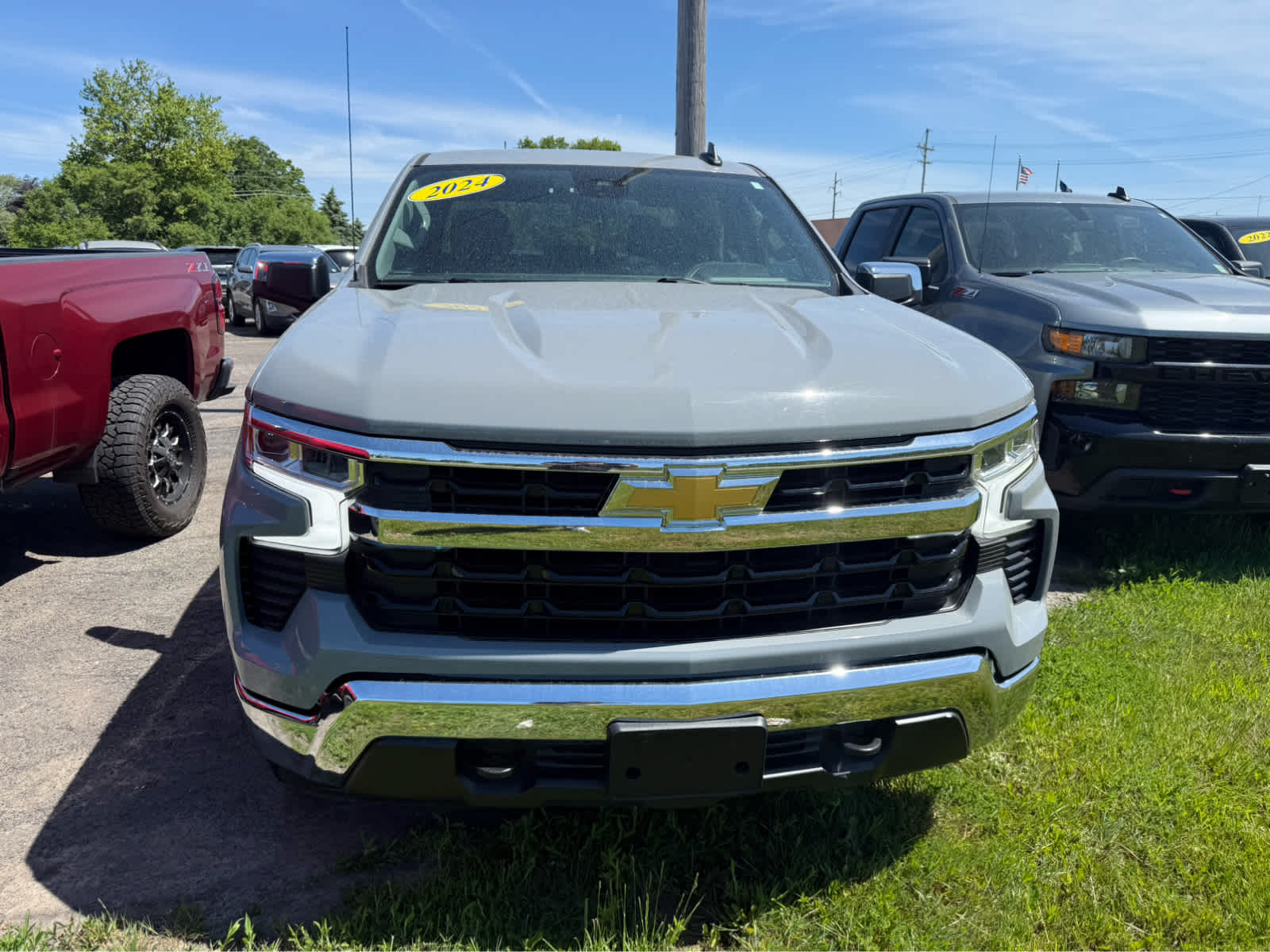 2024 Chevrolet Silverado 1500 LT - Slate Gray Metallic exterior view 3